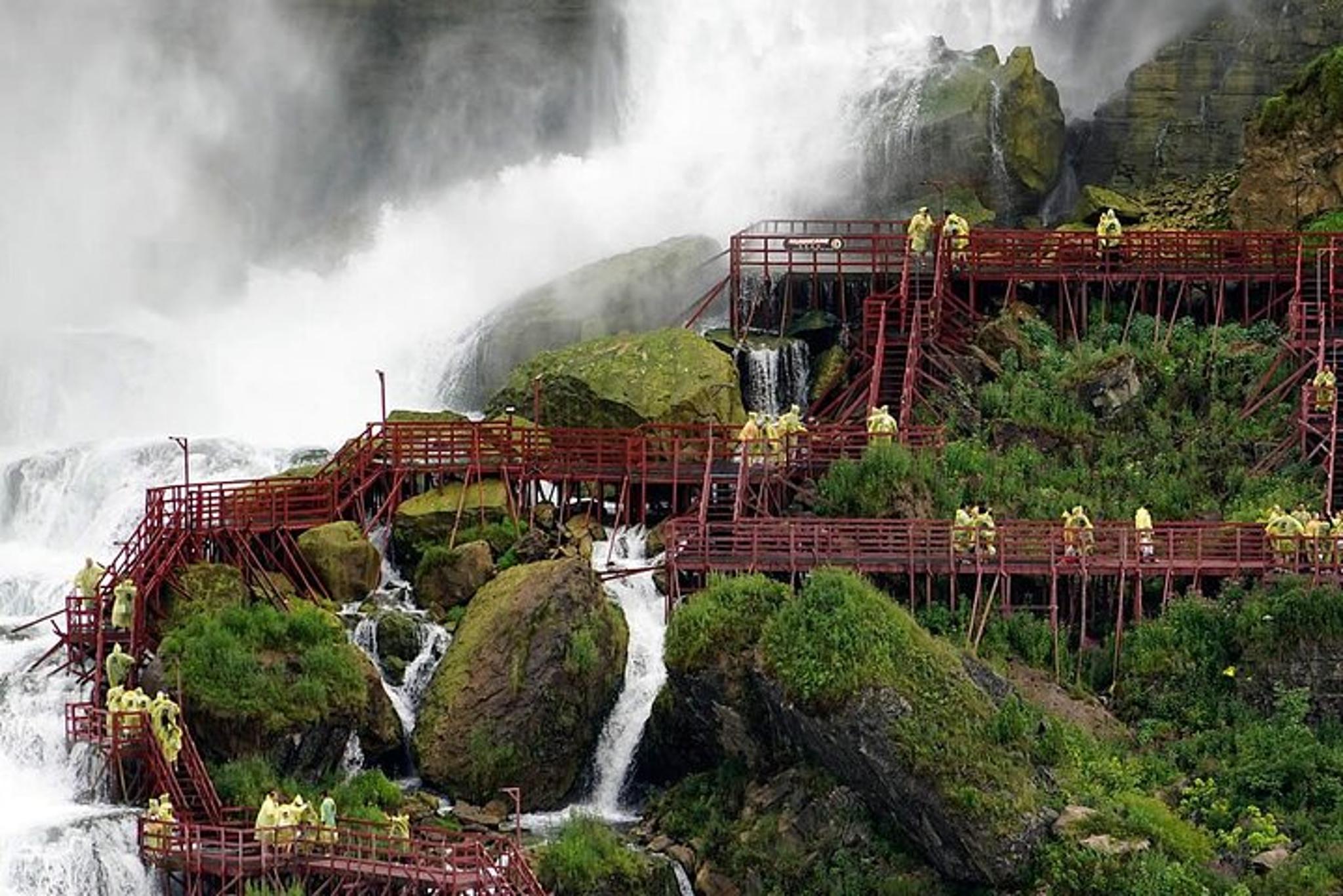 Niagara Falls Cave of the Winds Night Tour - Image 3