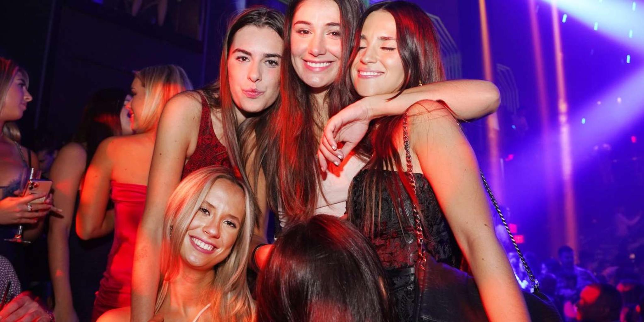 Miami Nightclub Experience with Open Bar and Party Bus - Image 5