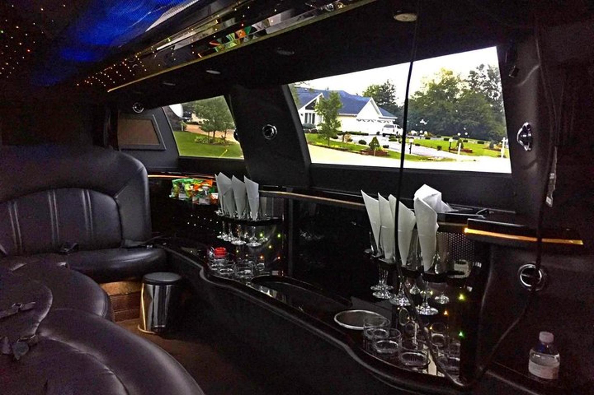 Chicago Sightseeing Transfer by Stretch Limo - Image 5