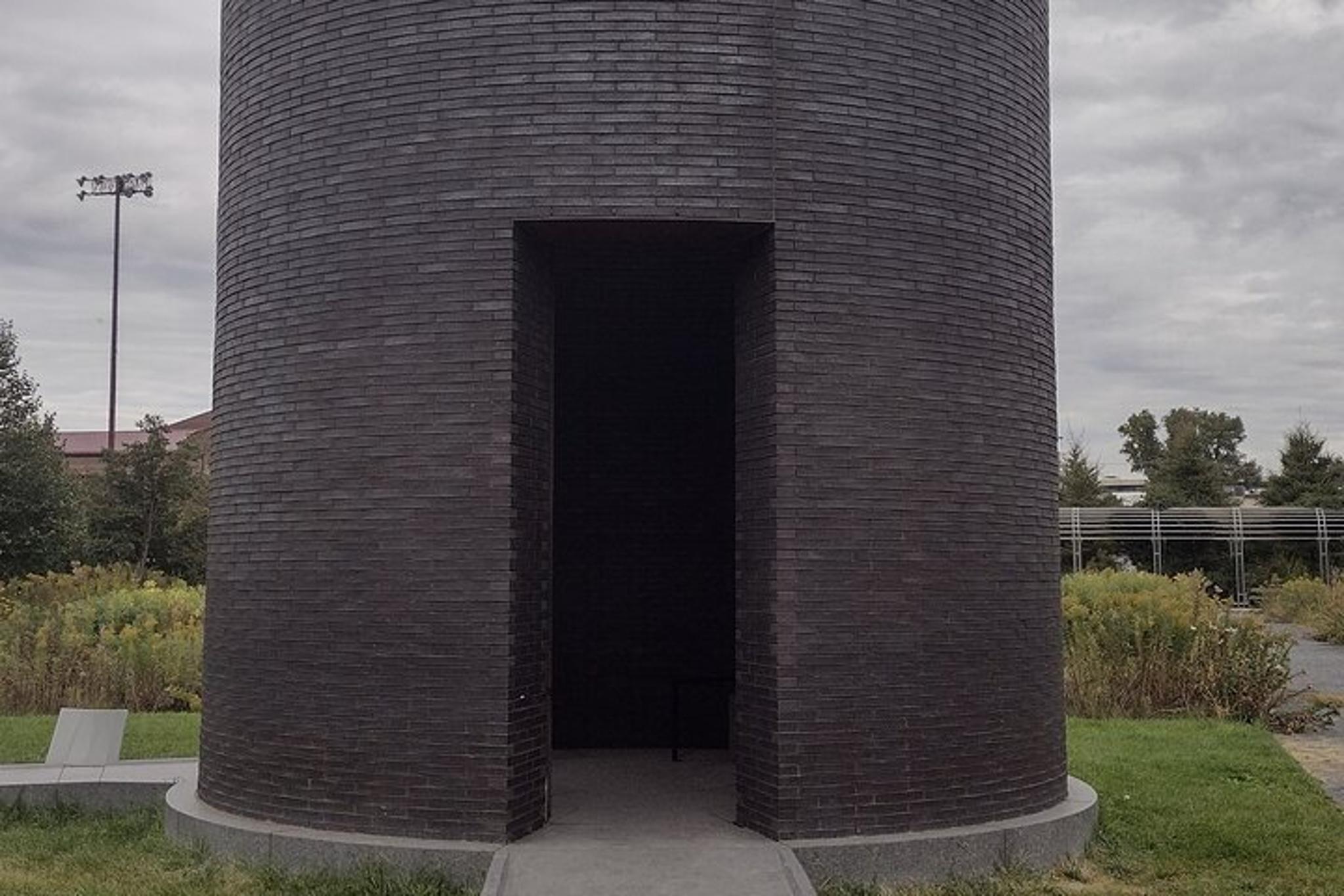 Minneapolis Sculpture Garden Self-Guided Walking Tour - Image 4