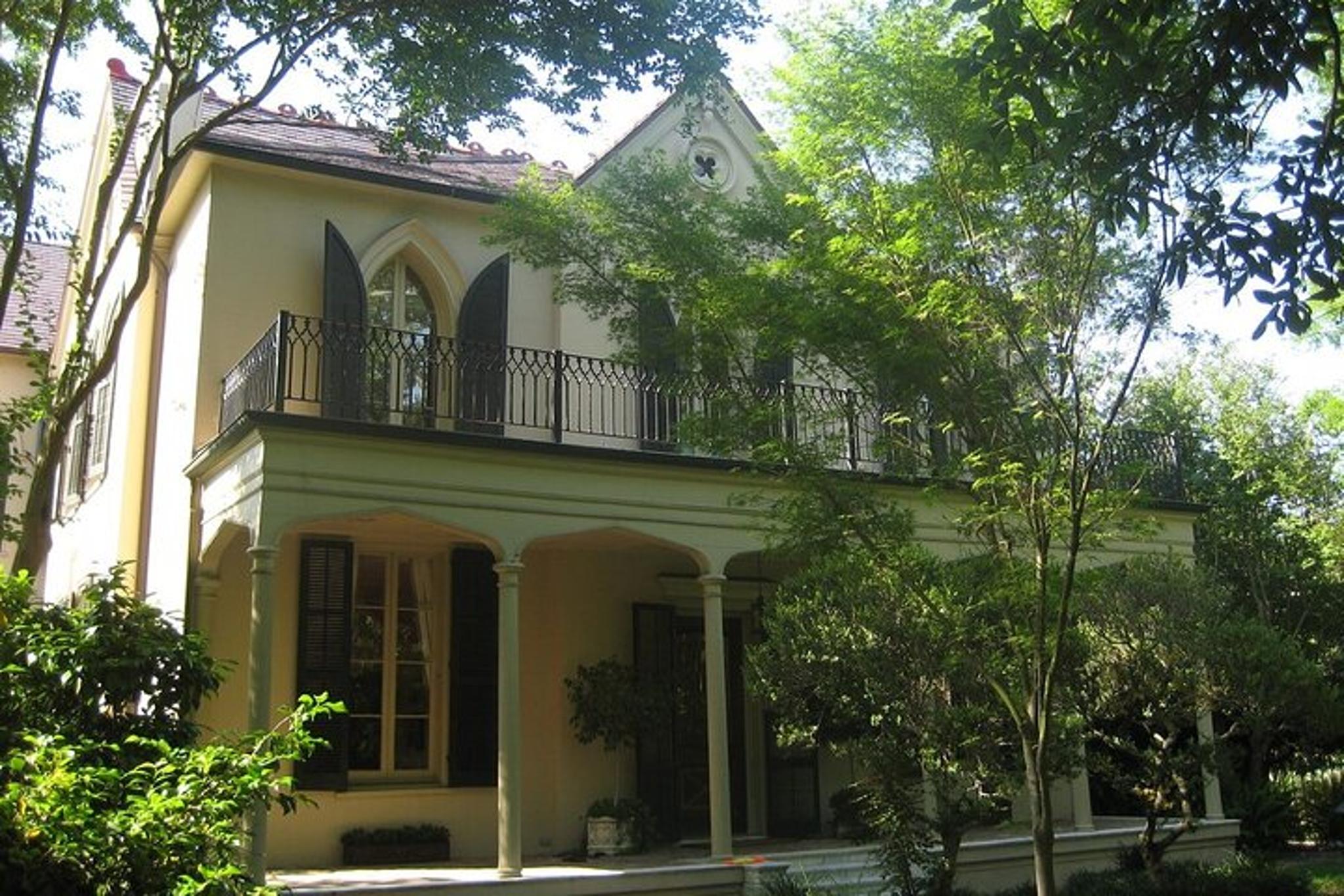 New Orleans Garden District Private Walking Tour 2 hr - Image 4