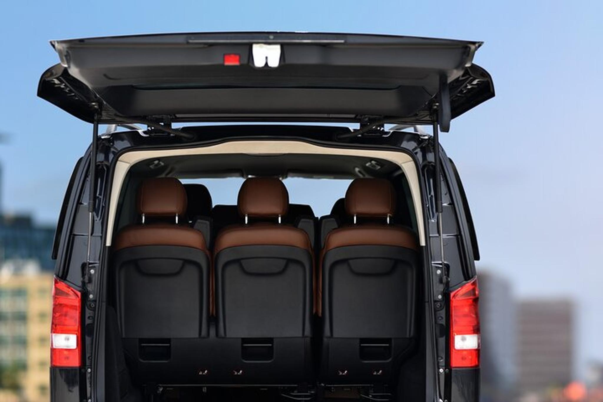 Springfield Private Airport Transfer - Image 5