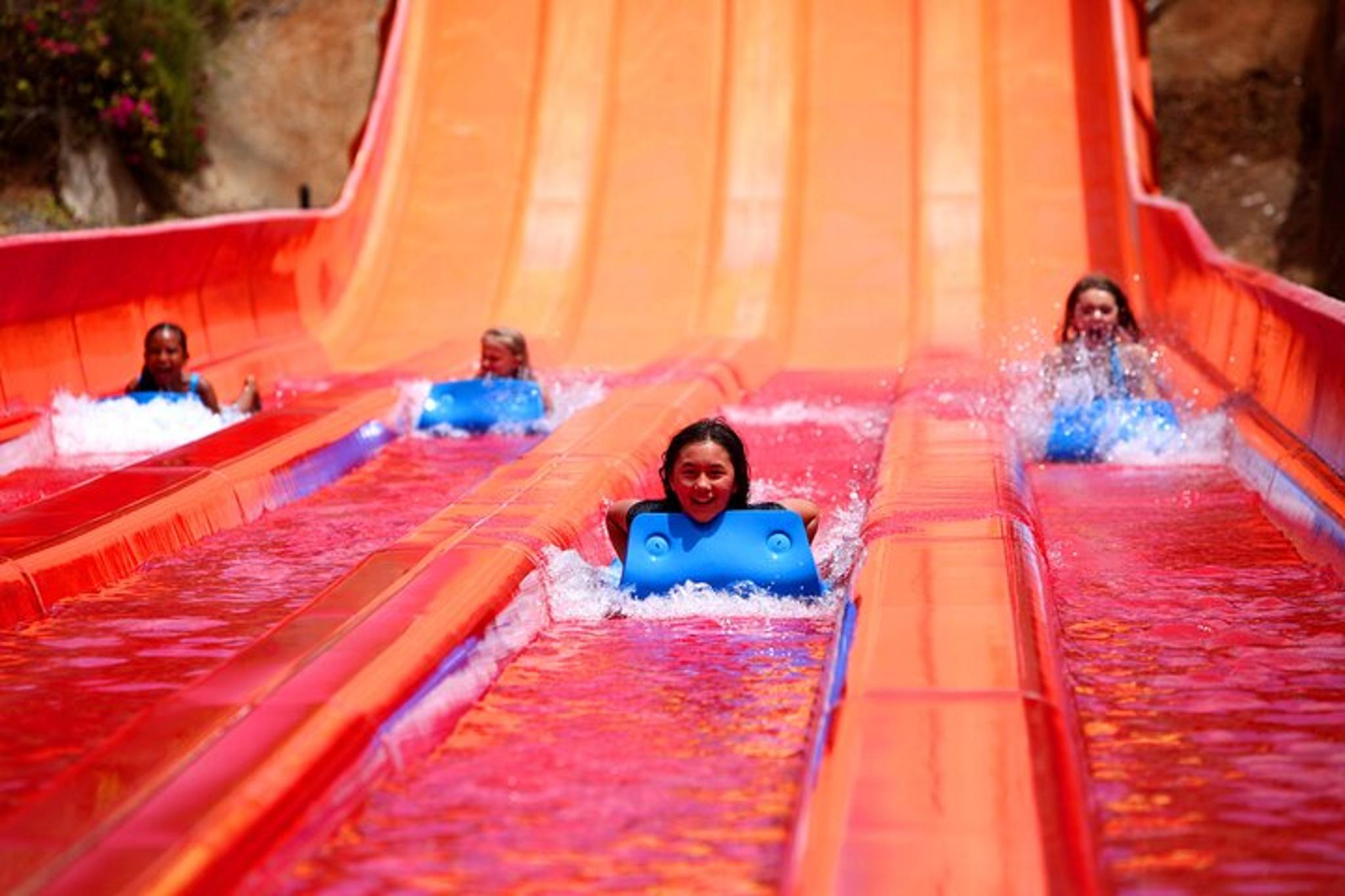 Waikiki Wet 'n' Wild Waterpark Admission with Transportation - Image 2