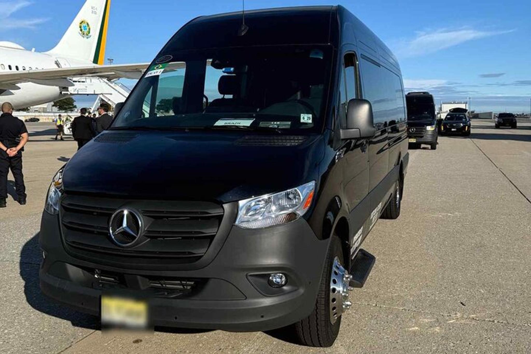 New York City Airport Transfers in Black Van - Image 2