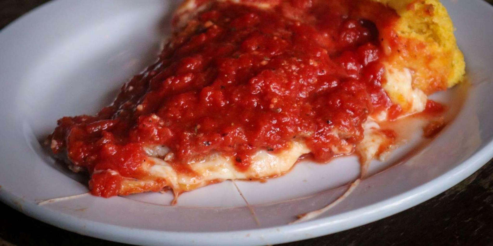 Chicago Loop Food Tour with Deep Dish Pizza - Image 6