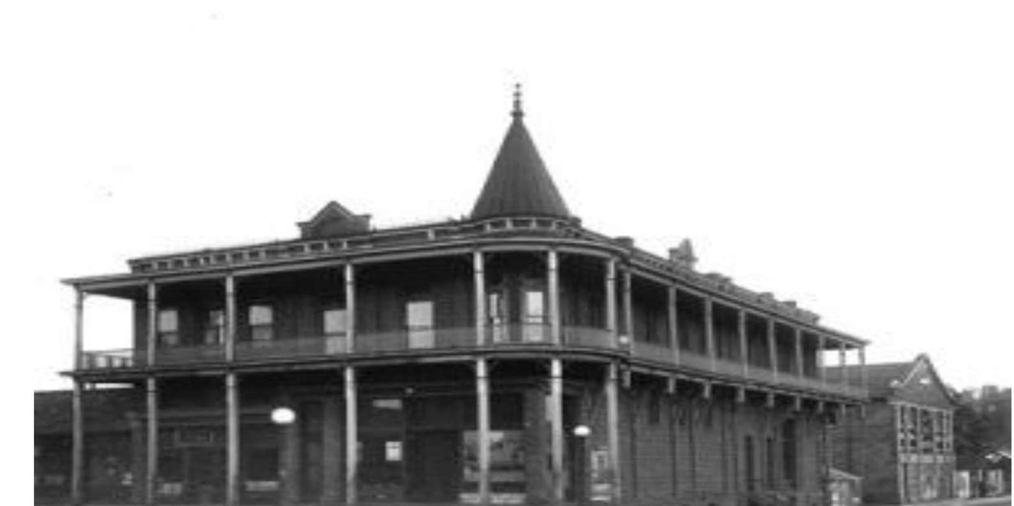 Flagstaff Ghost Tour at Weatherford Hotel - Image 4