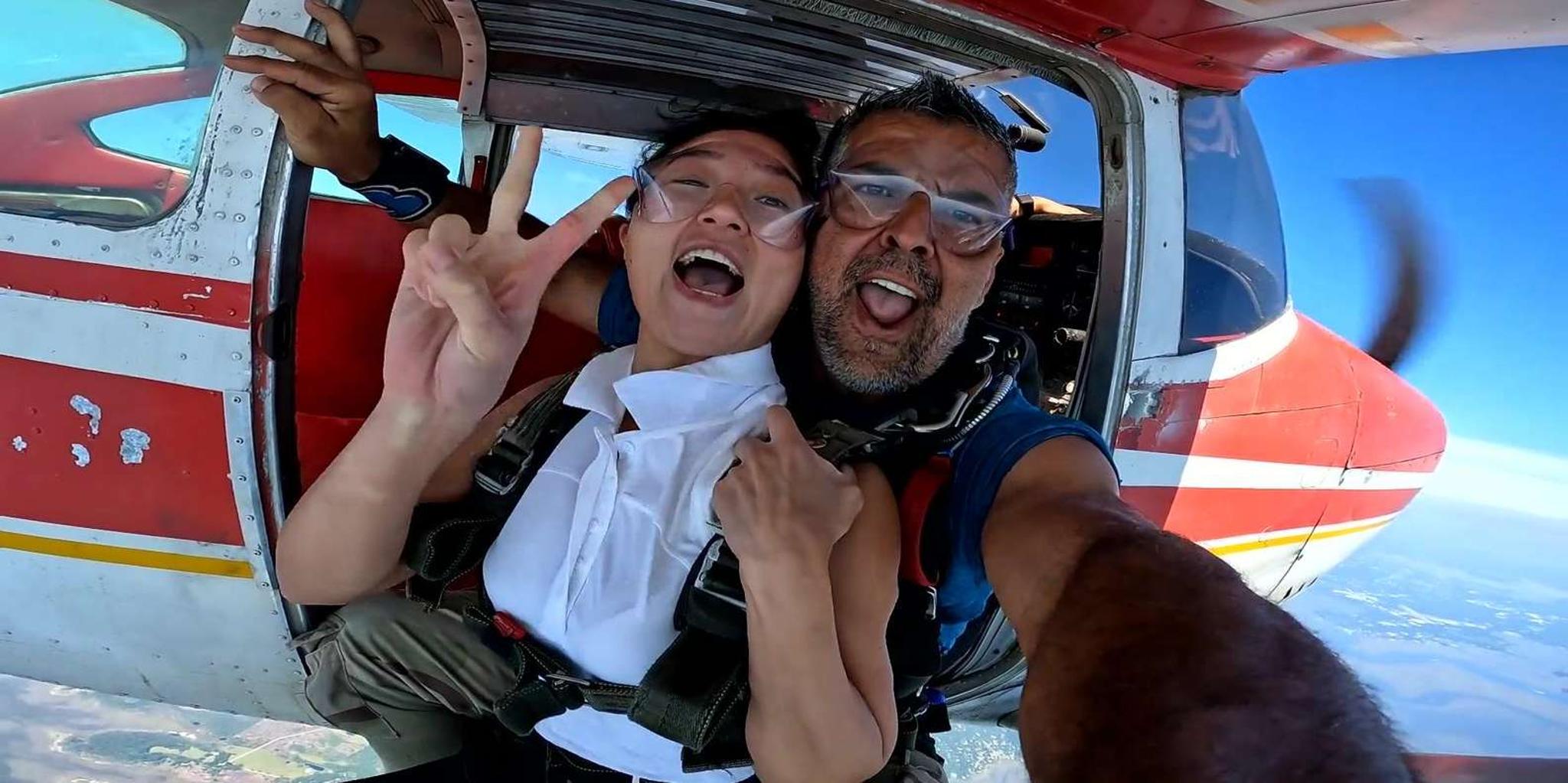 Jacksonville Tandem Skydiving Experience - Image 6