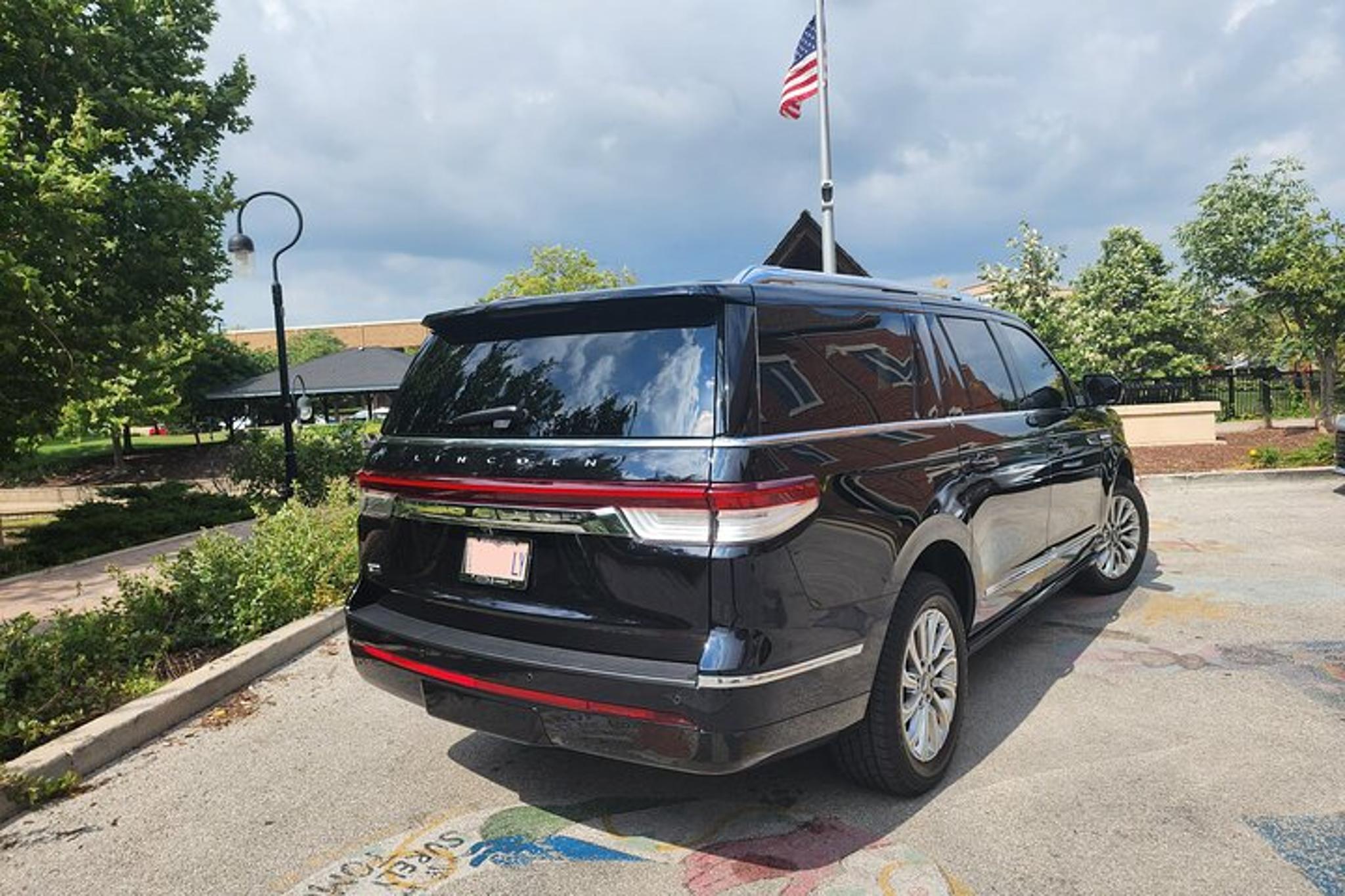 Chicago Airport Transfer in Luxury SUV - Image 3