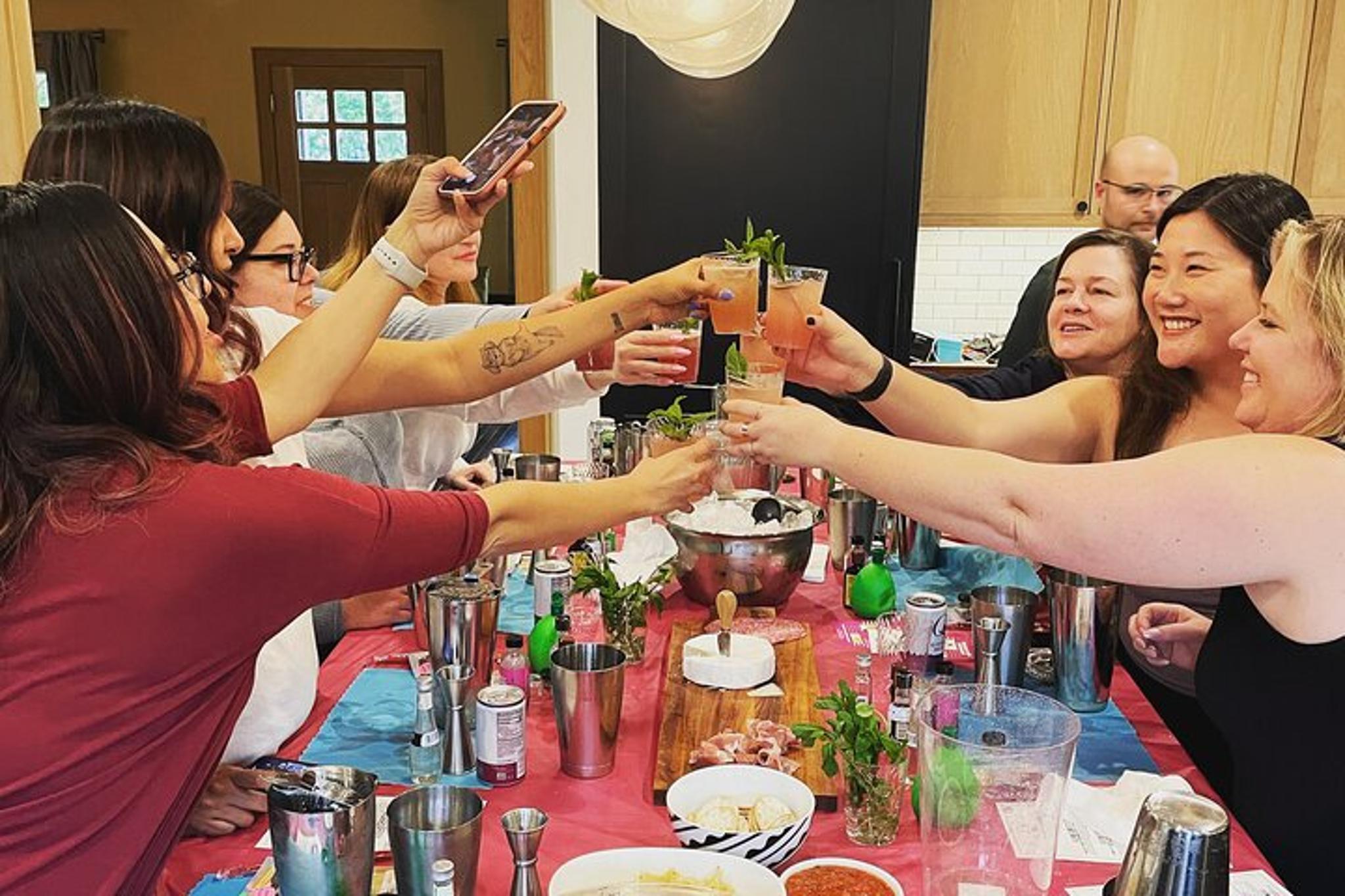 Los Angeles Cocktail Mixing Experience 90 min - Image 3