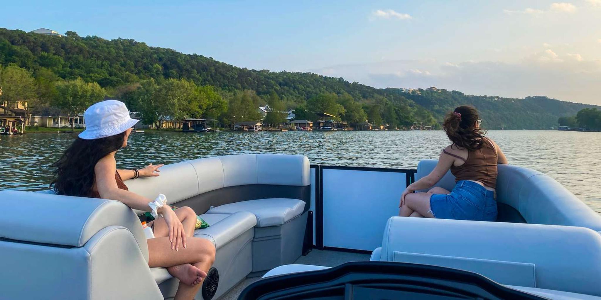 Austin Lake Boat Tour with Full Sun Shading - Image 4