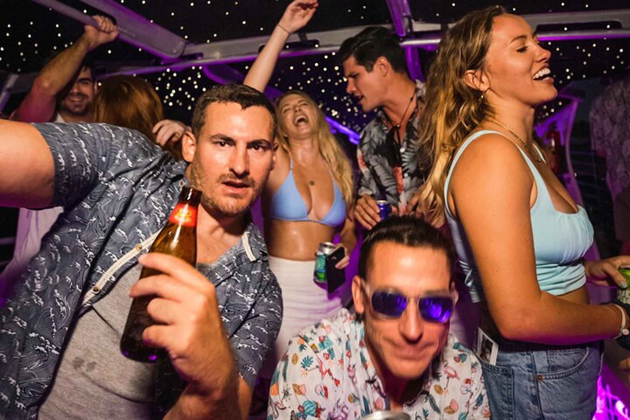 Waikiki Fireworks Party Cruise with Live DJ - Image 3