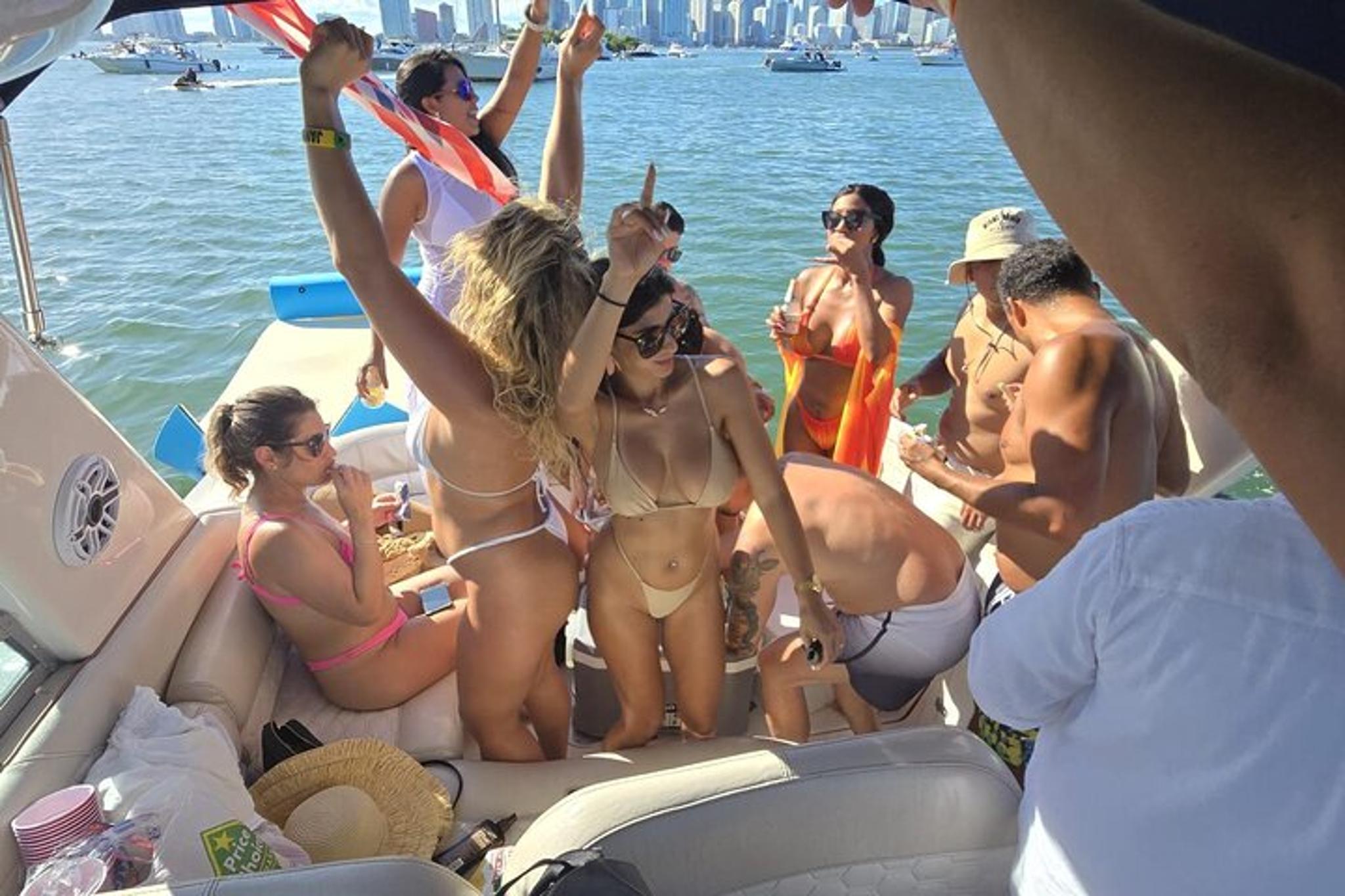 Miami Private Yacht Experience - Image 1