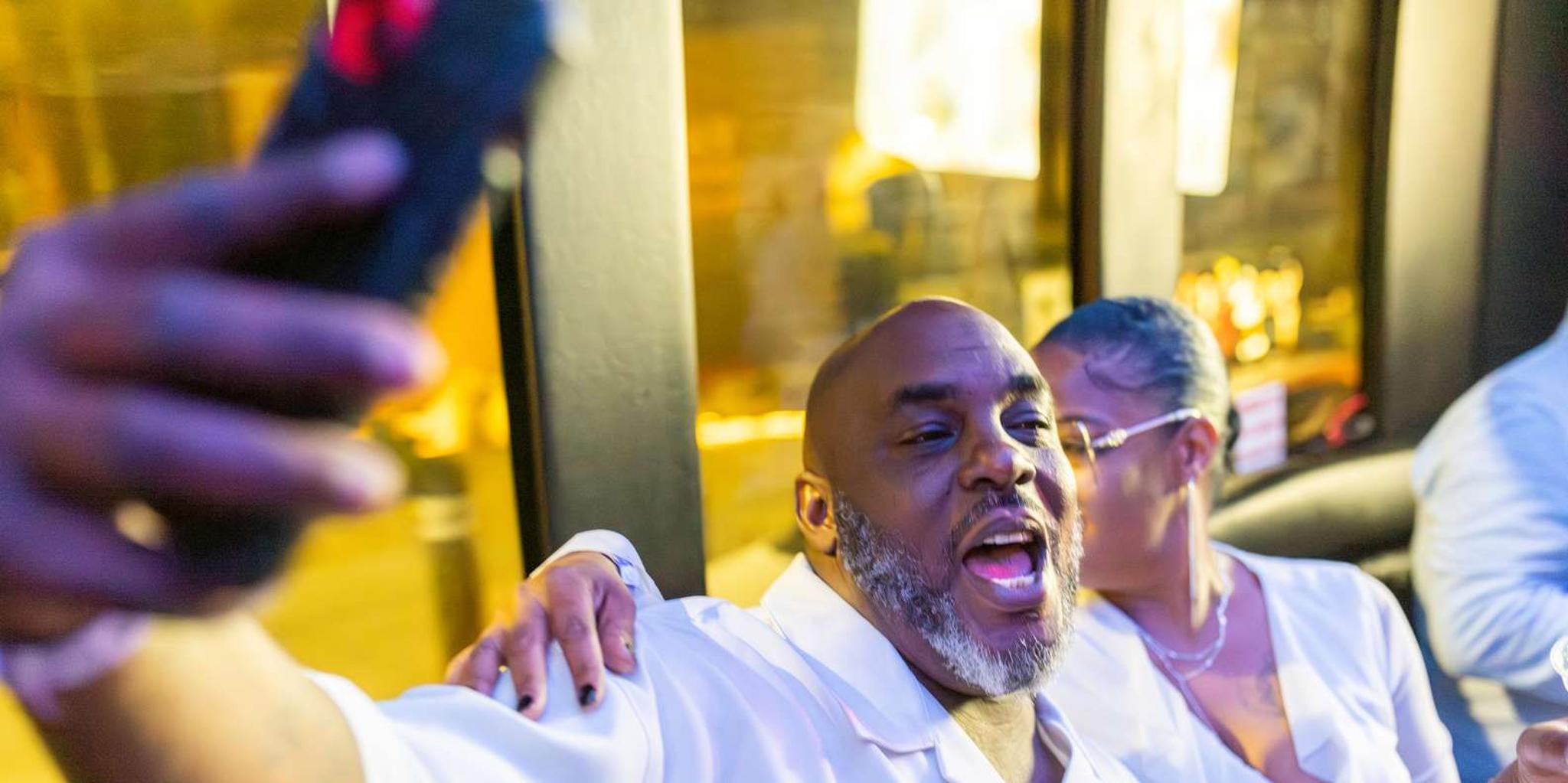 Las Vegas Club Crawl with Party Bus Experience - Image 3