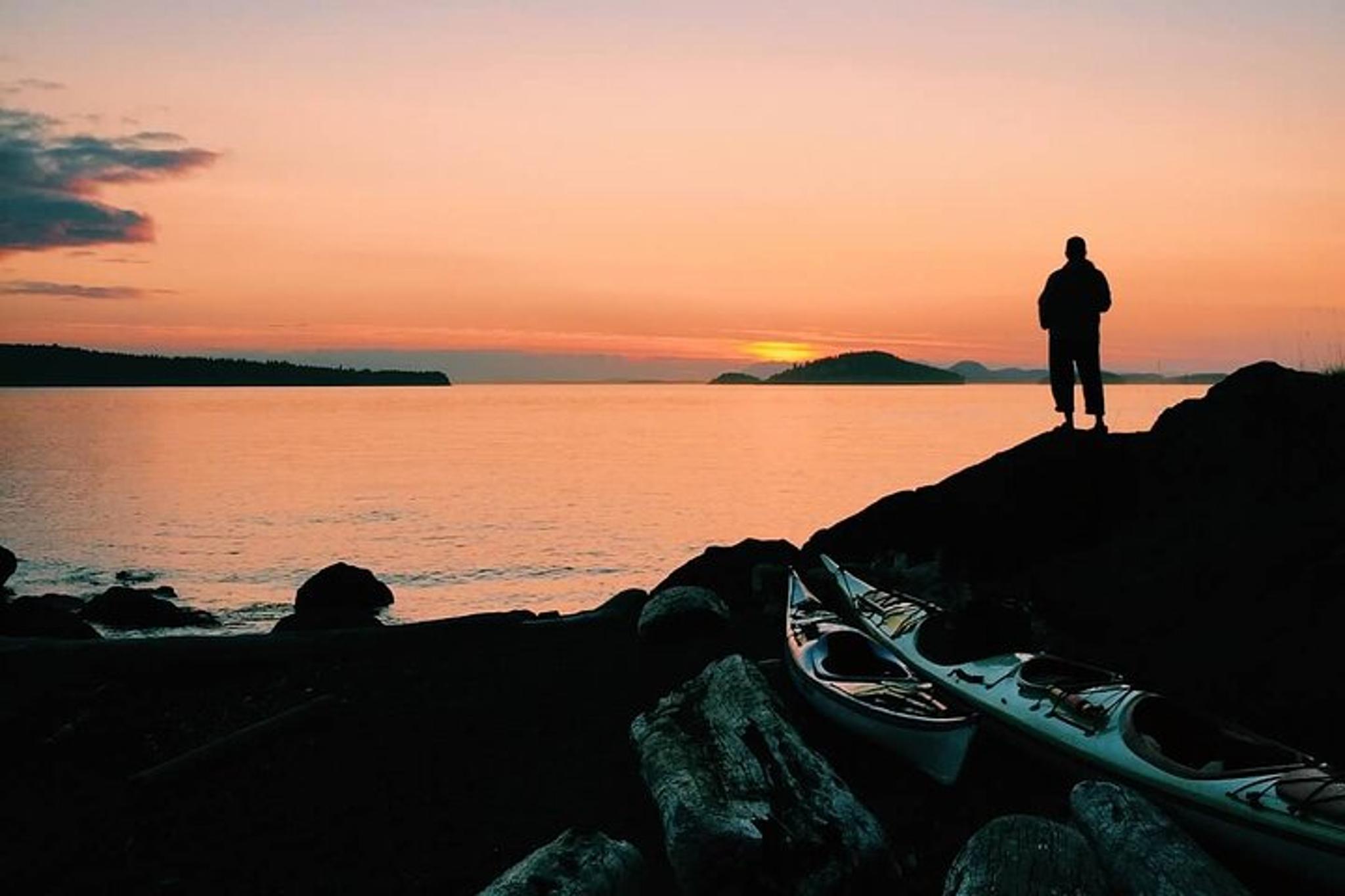 San Juan Islands Bioluminescence Kayak Tour - Image 3