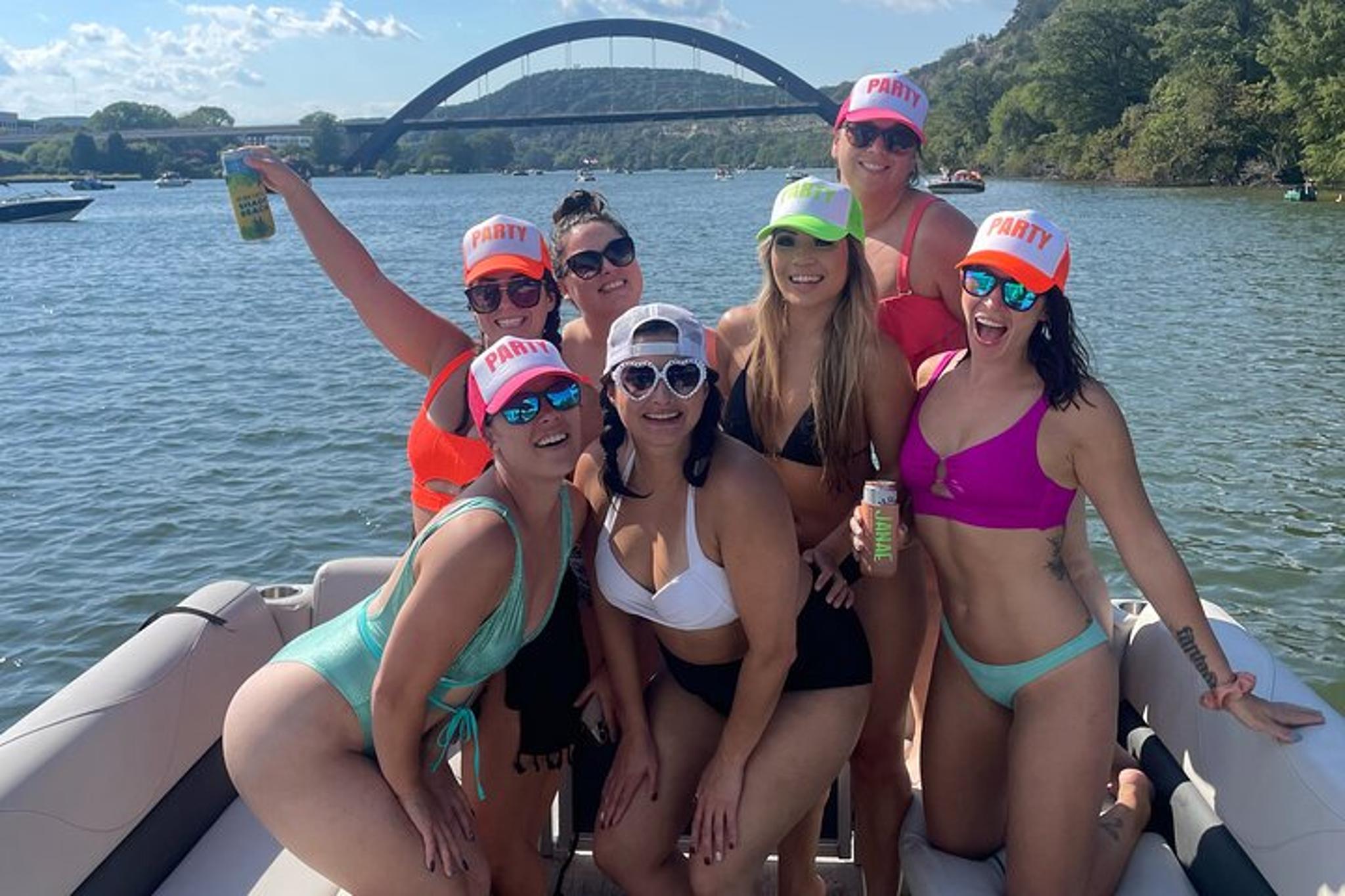 Austin Pontoon Boat Cruise - Image 5