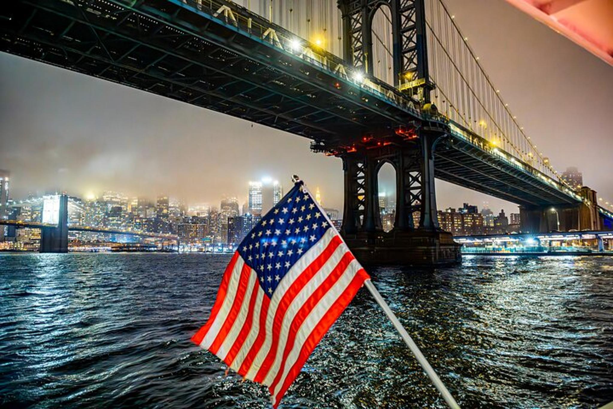 New York City New Year's Eve Yacht Dinner Cruise - Image 3