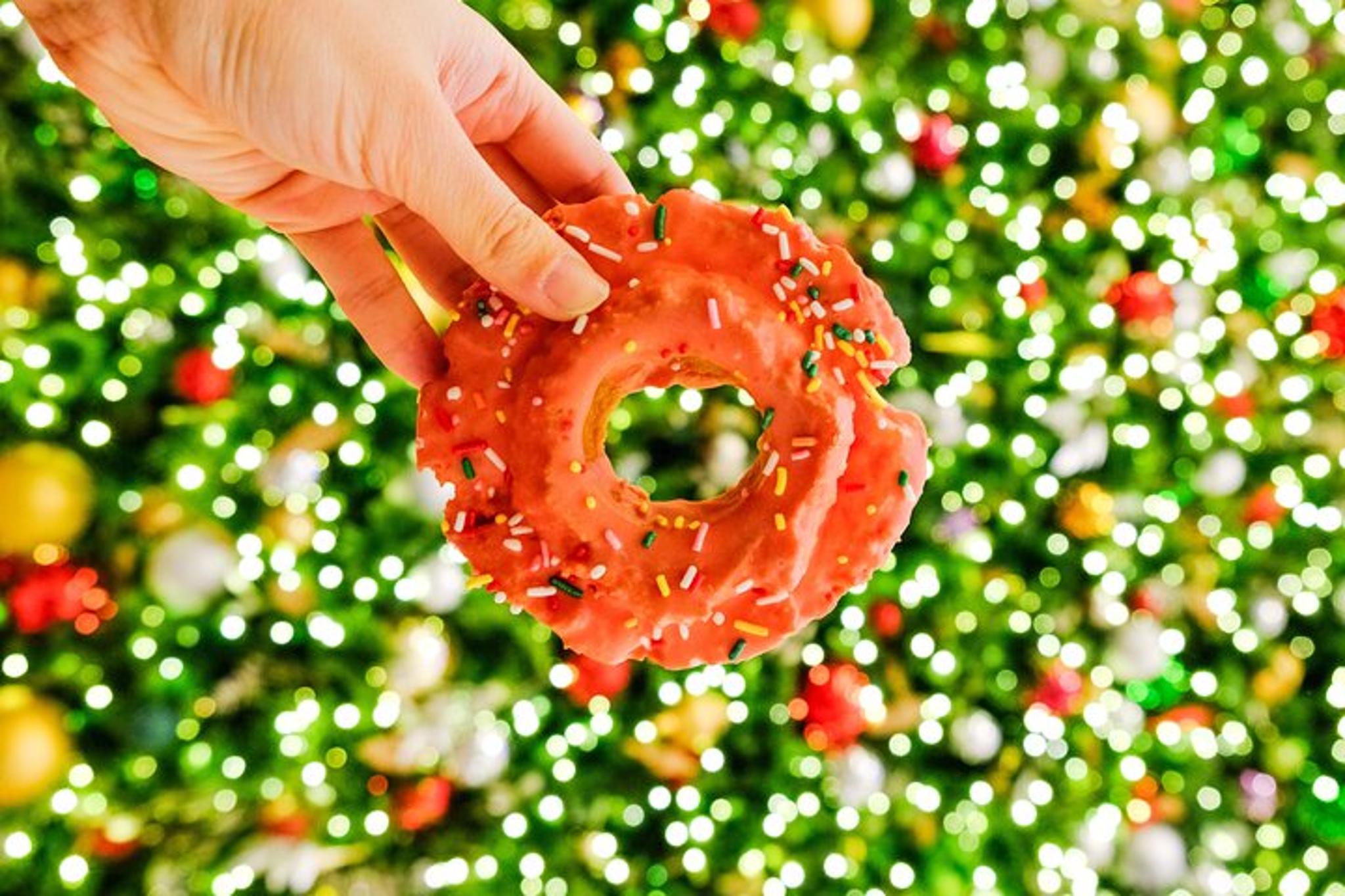 Seattle Food Tour: Donuts & Holiday Cheer - Image 1