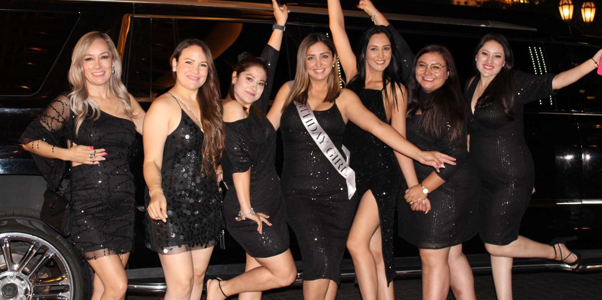 Las Vegas Limo Tour with Champagne 2.5hr - Image 2