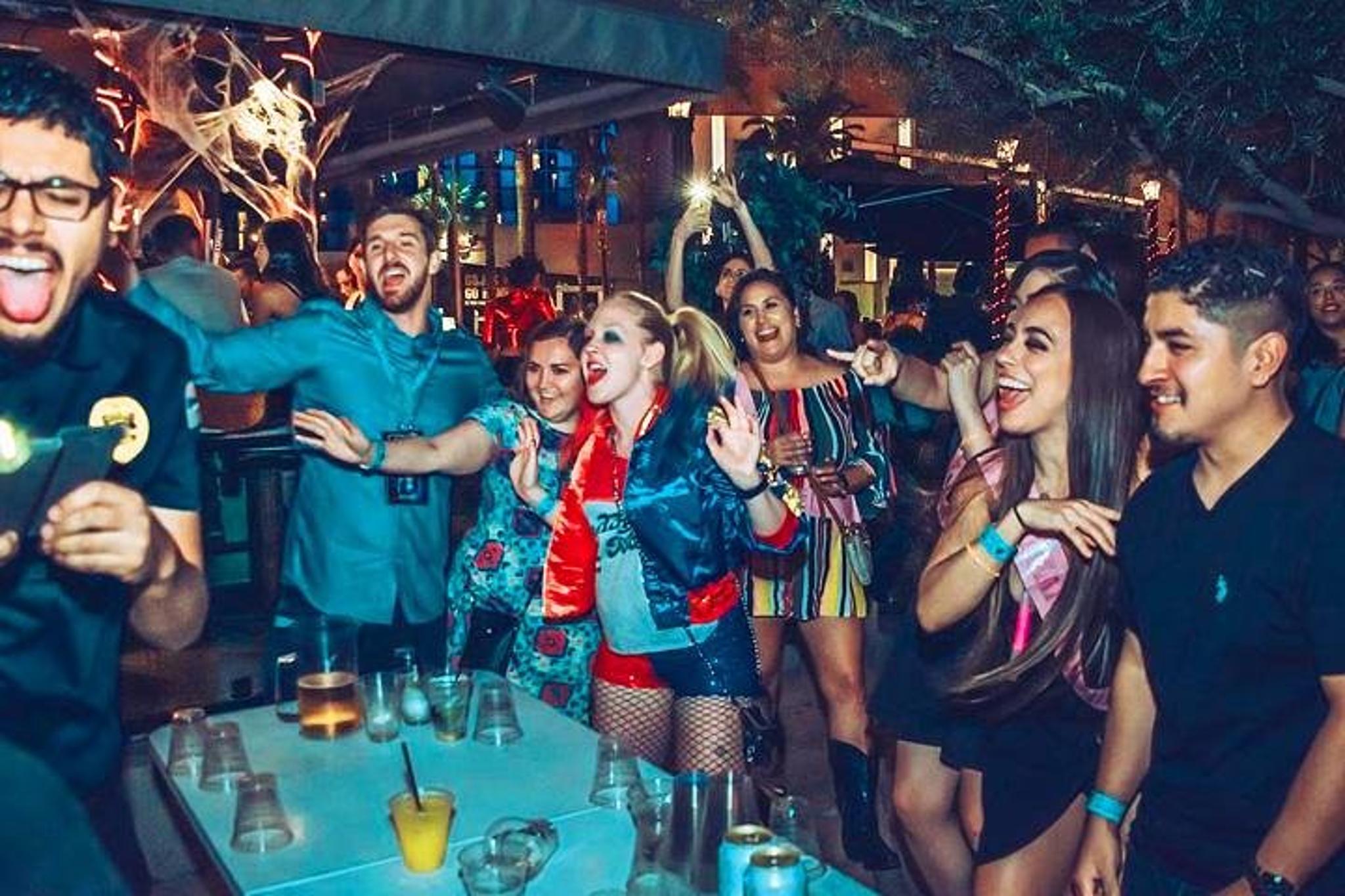 Las Vegas Club Crawl Party Bus Tour - Image 3