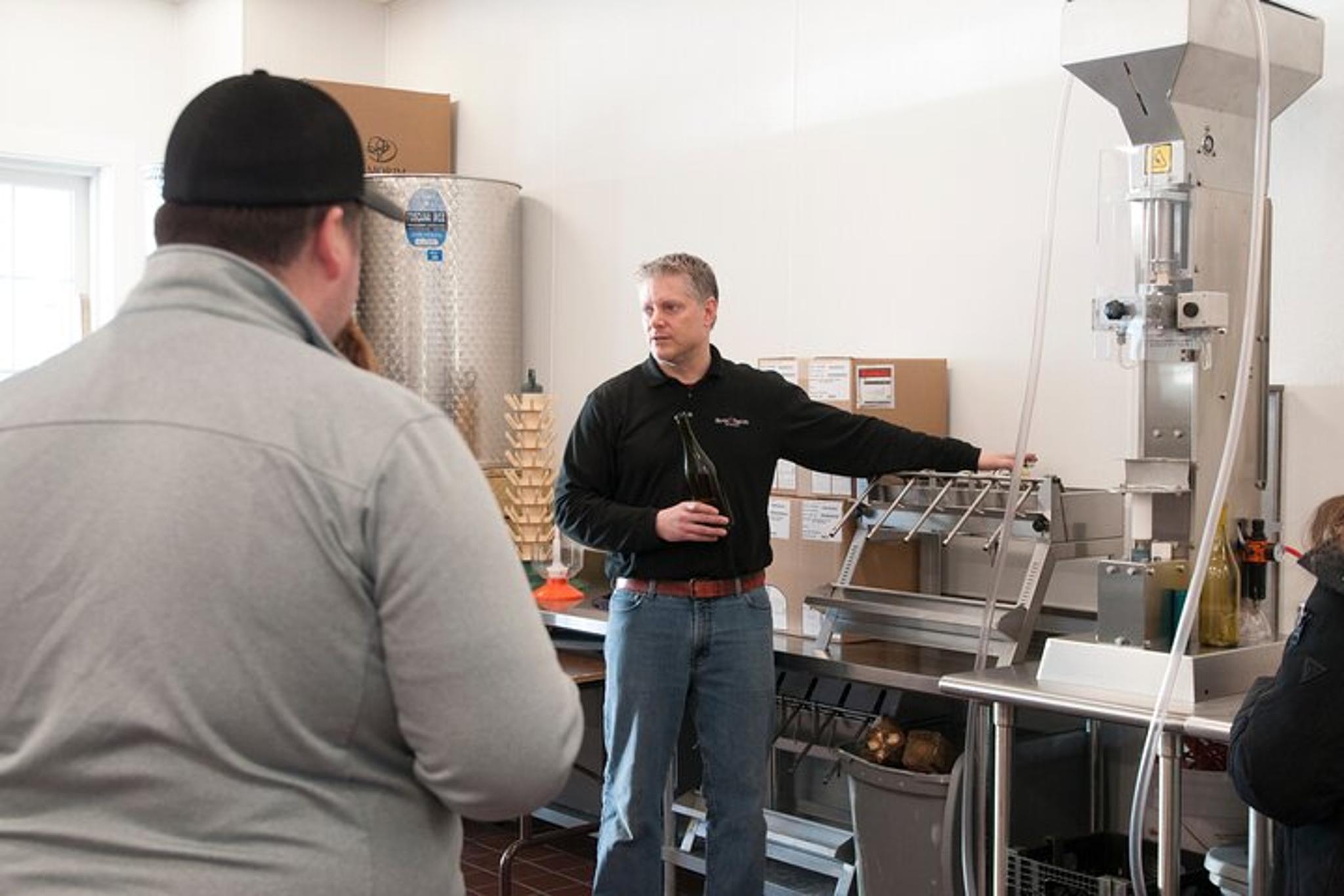 Lincoln Winery Tour at Seven Birches
