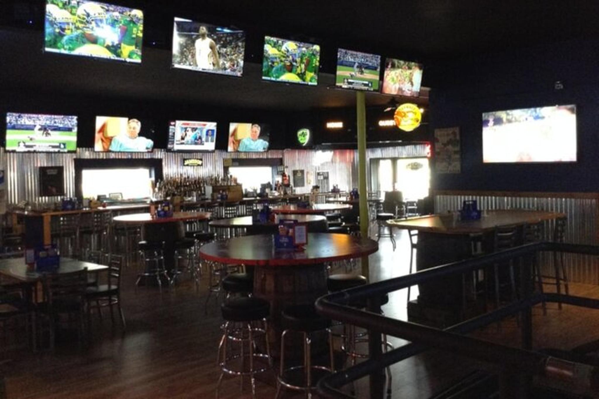 Portland Bar Crawl Scavenger Hunt 2 hr - Image 4