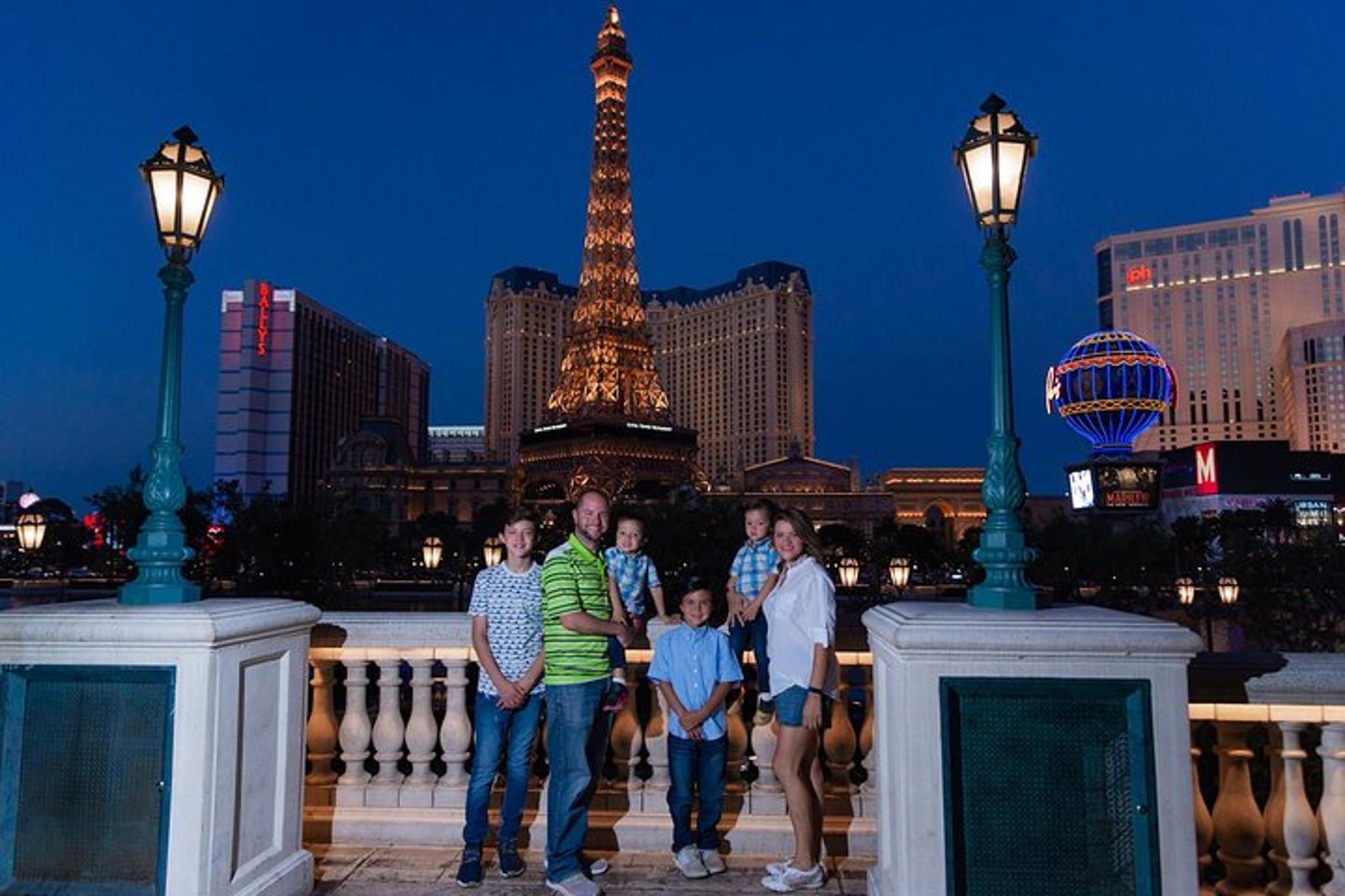 Las Vegas Private Limo Photo Tour - Image 2