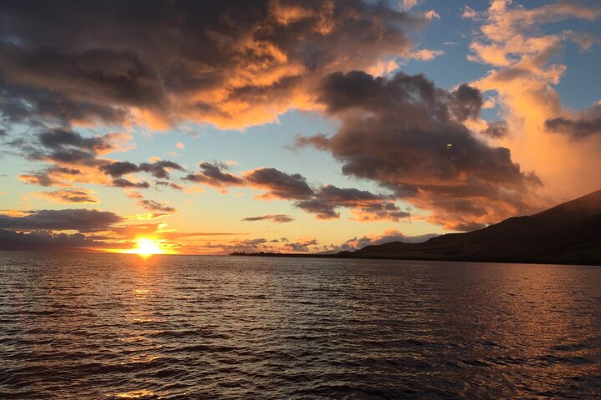 Maui Dinner Cruise: Four-Course Dining Experience - Image 1