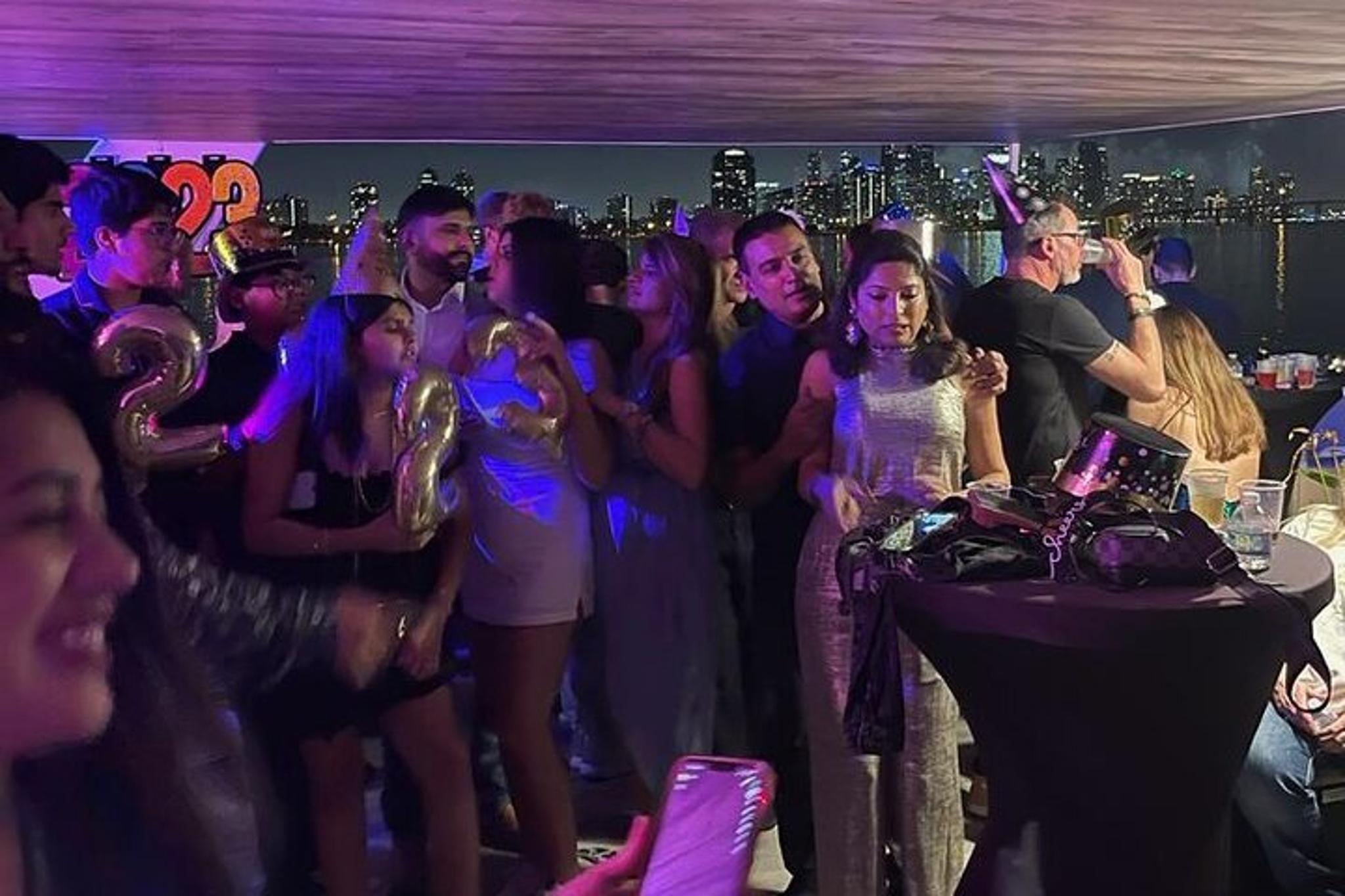 Miami Boat Party - Image 5