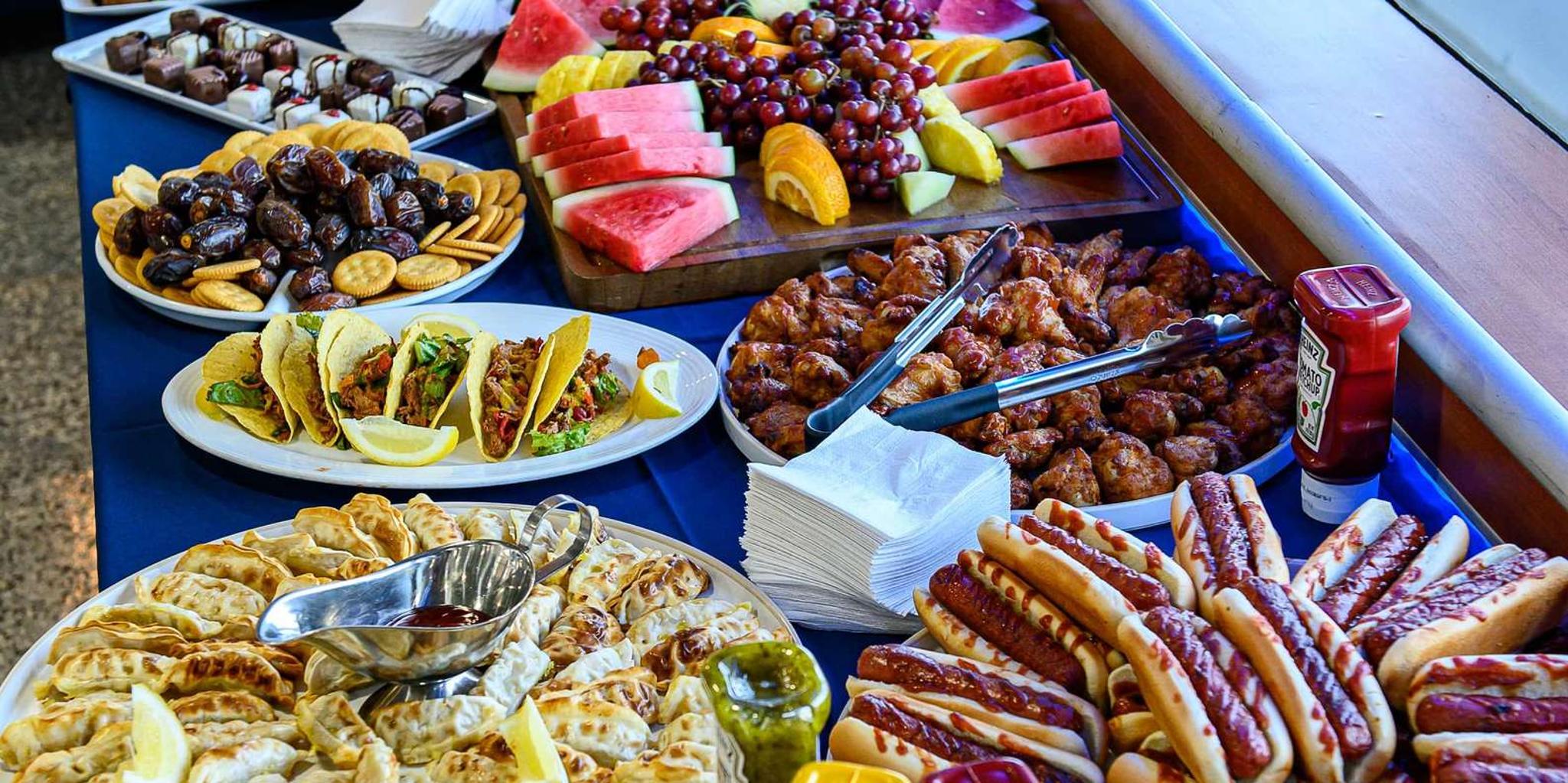 New York City Christmas Dinner Cruise - Image 4