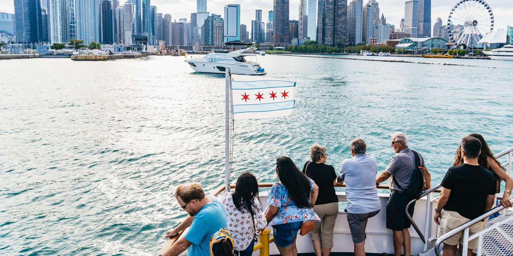 Chicago Lake and River Architecture Cruise - Image 3