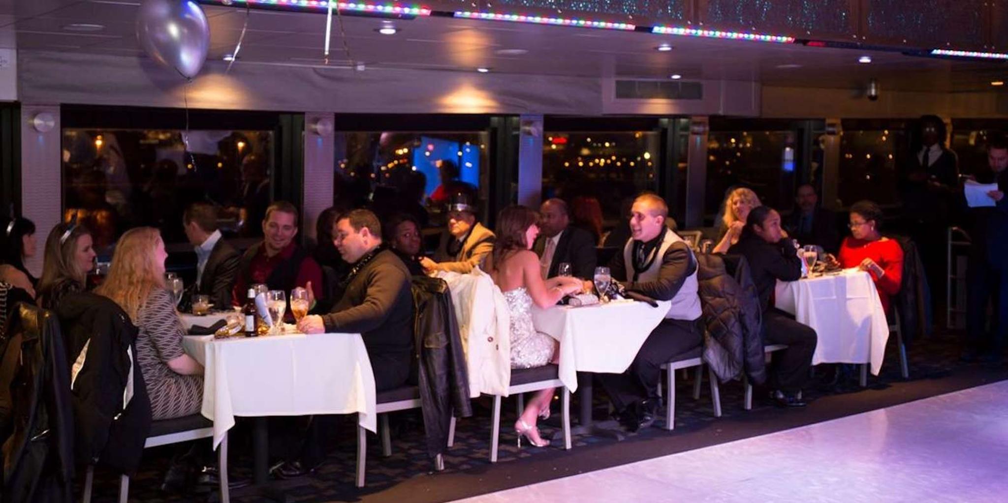 New York New Year's Eve Buffet Dinner Cruise - Image 4