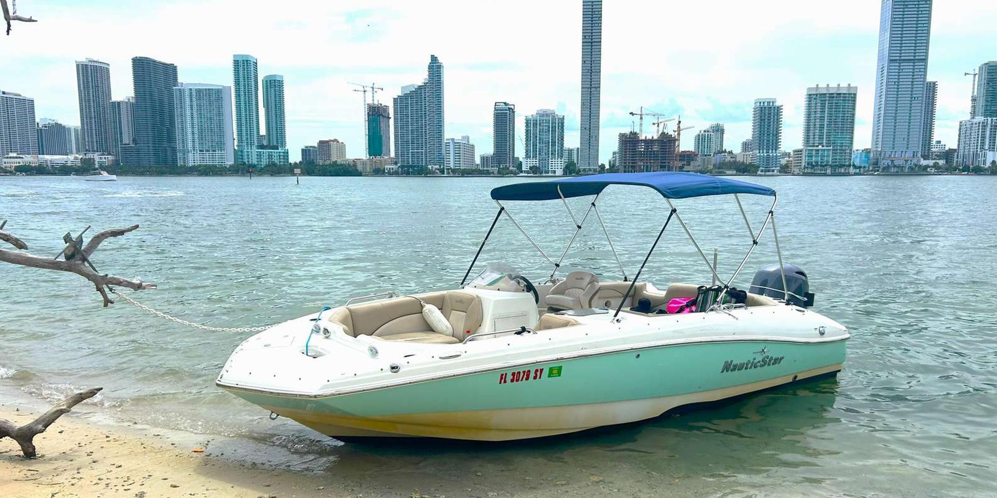 Miami Self-Drive Boat Rental on Biscayne Bay - Image 2
