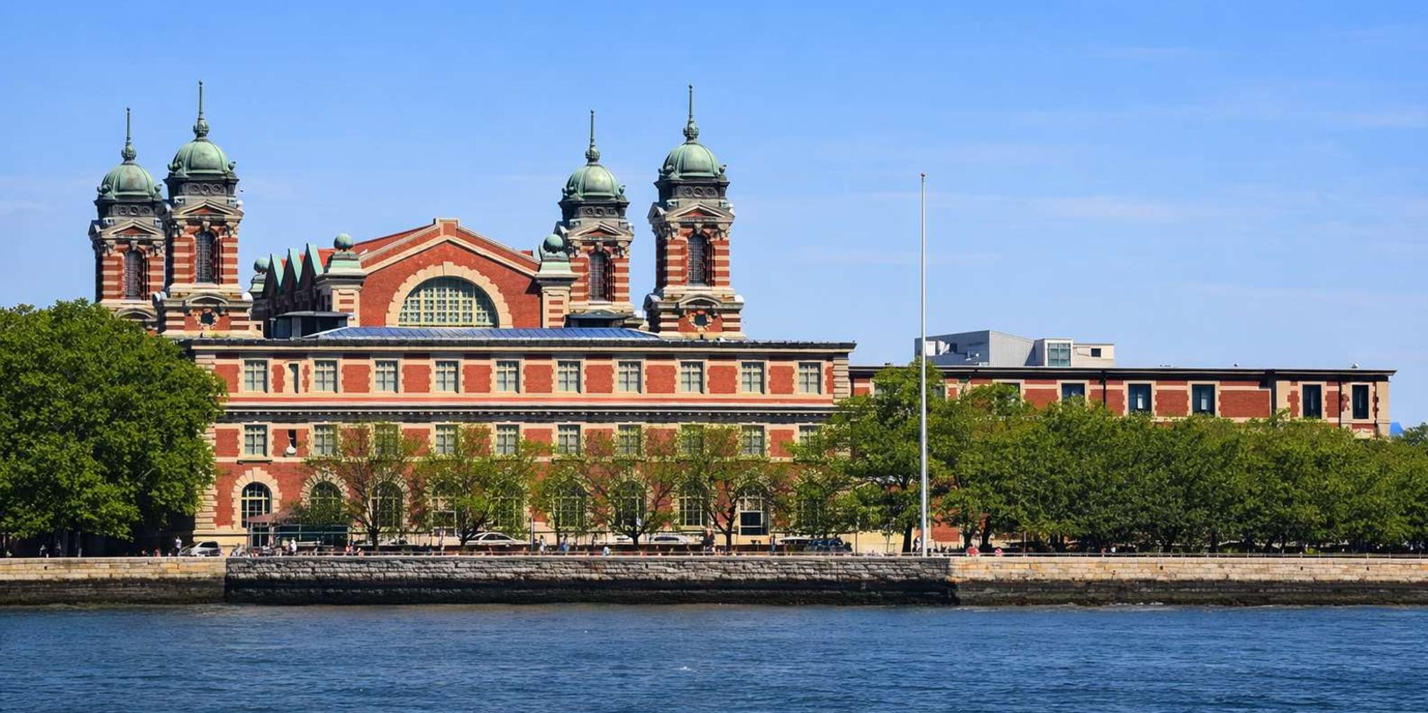 New York Liberty & Ellis Island Tour - Image 6