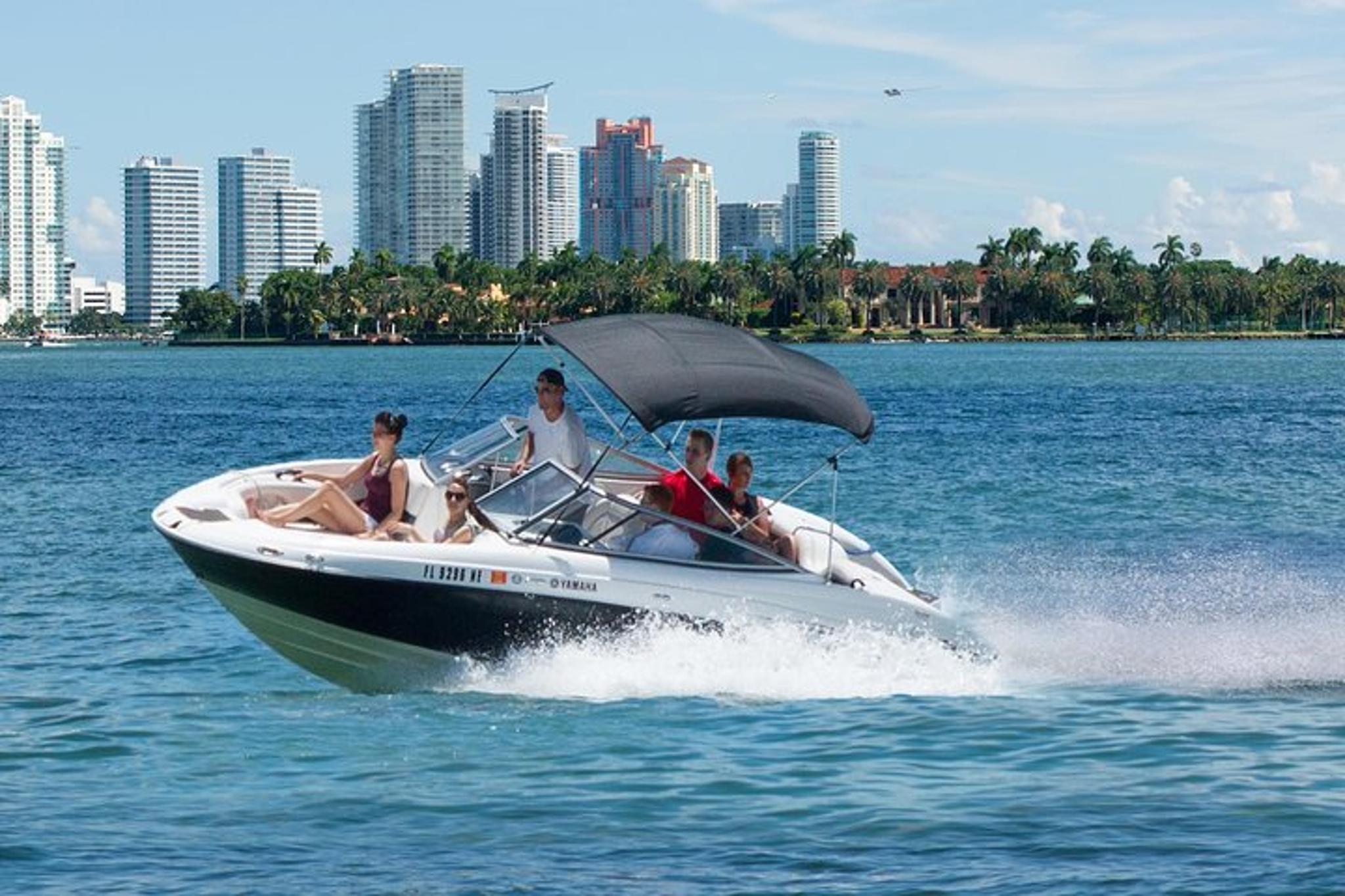 Miami Speedboat Tour of Star Island - Image 1