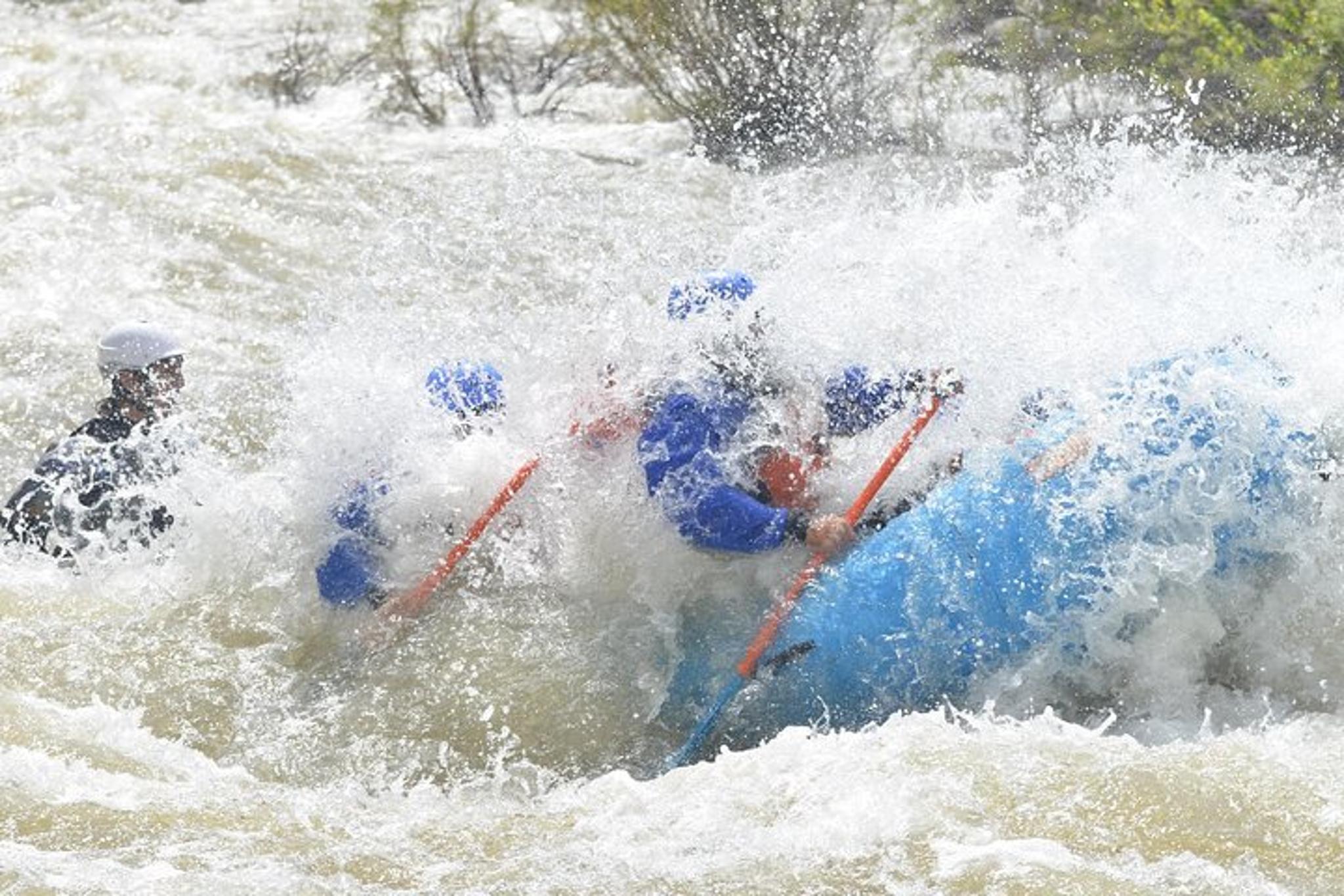 Royal Gorge Rafting Trip - Image 4