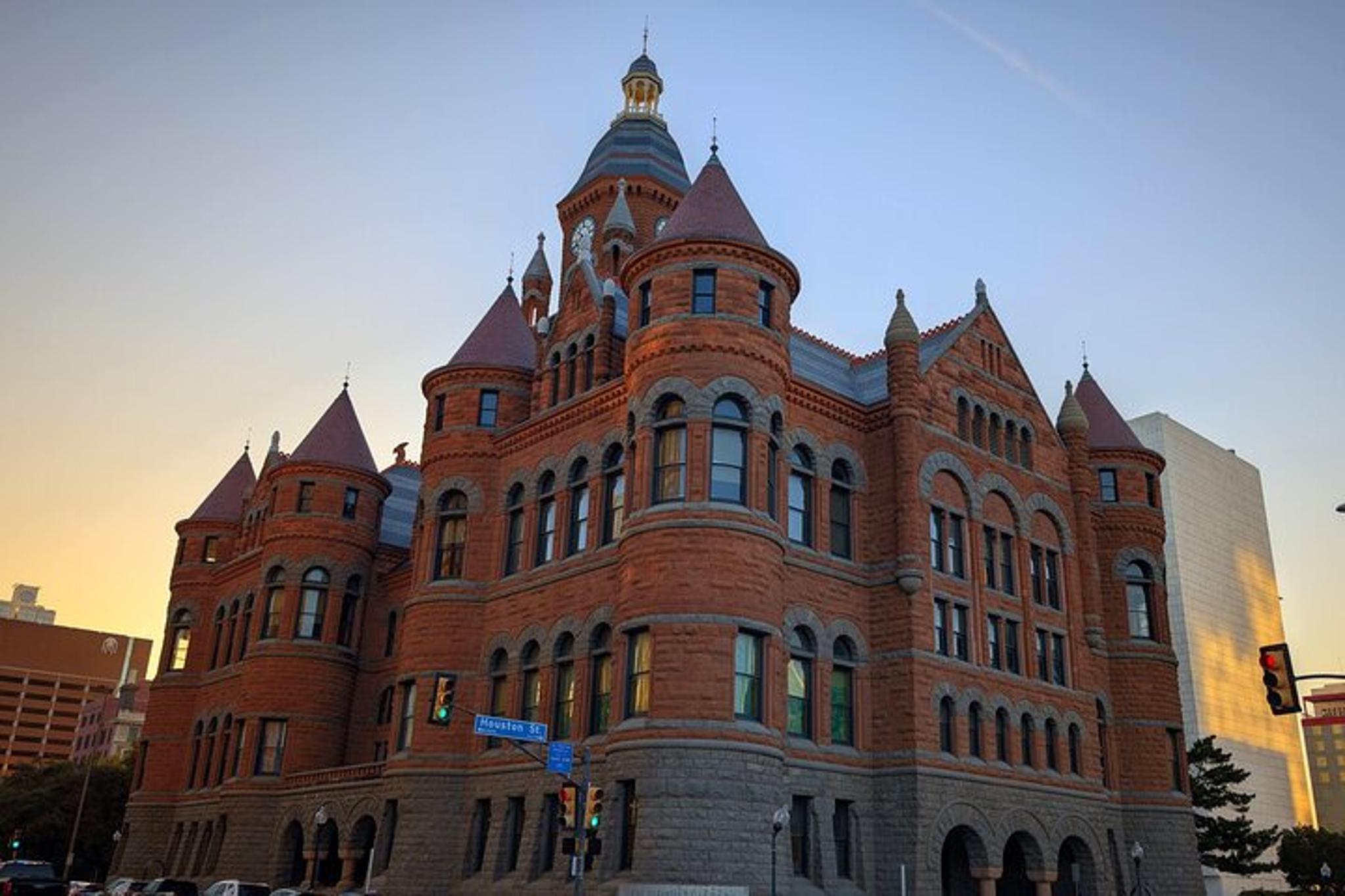 Dallas Scavenger Hunt Walking Tour - Image 1