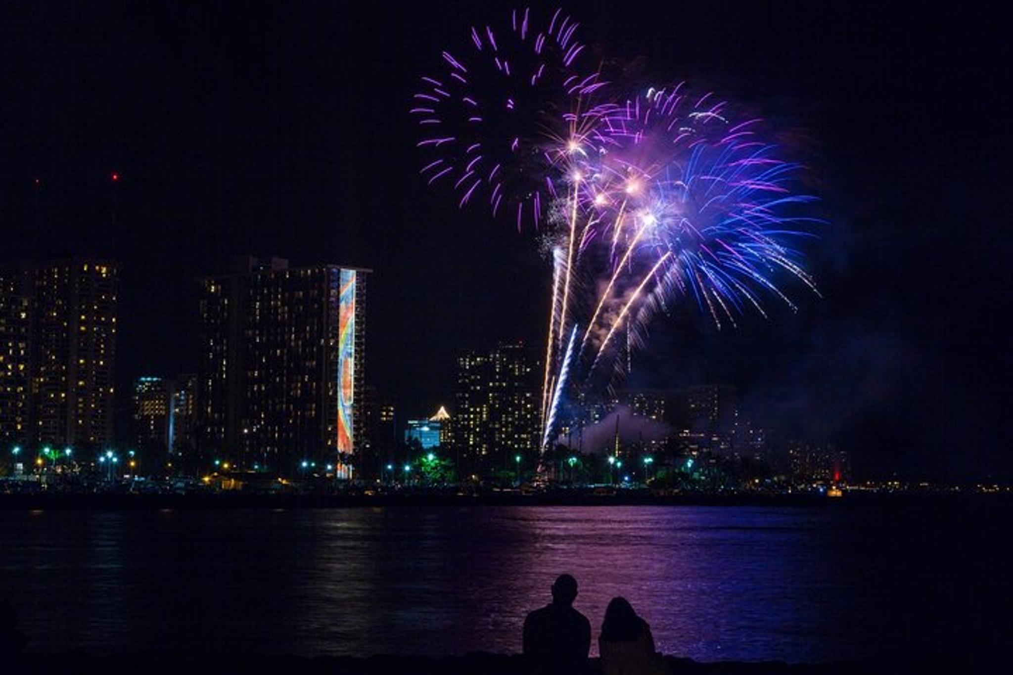 Waikiki Fireworks Dinner Cruise - Image 6