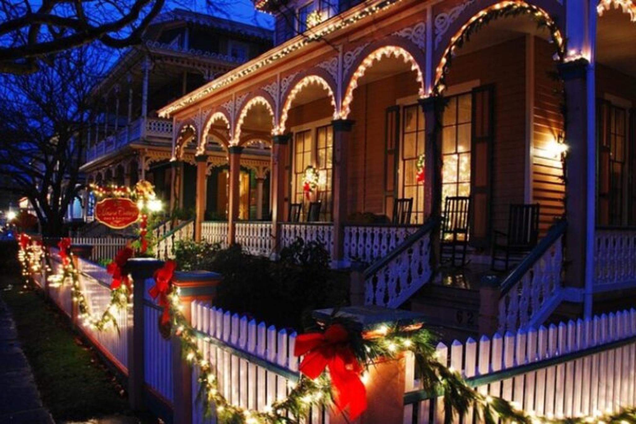 Helen Ghosts of Christmas Past Walking Tour 90 min - Image 2