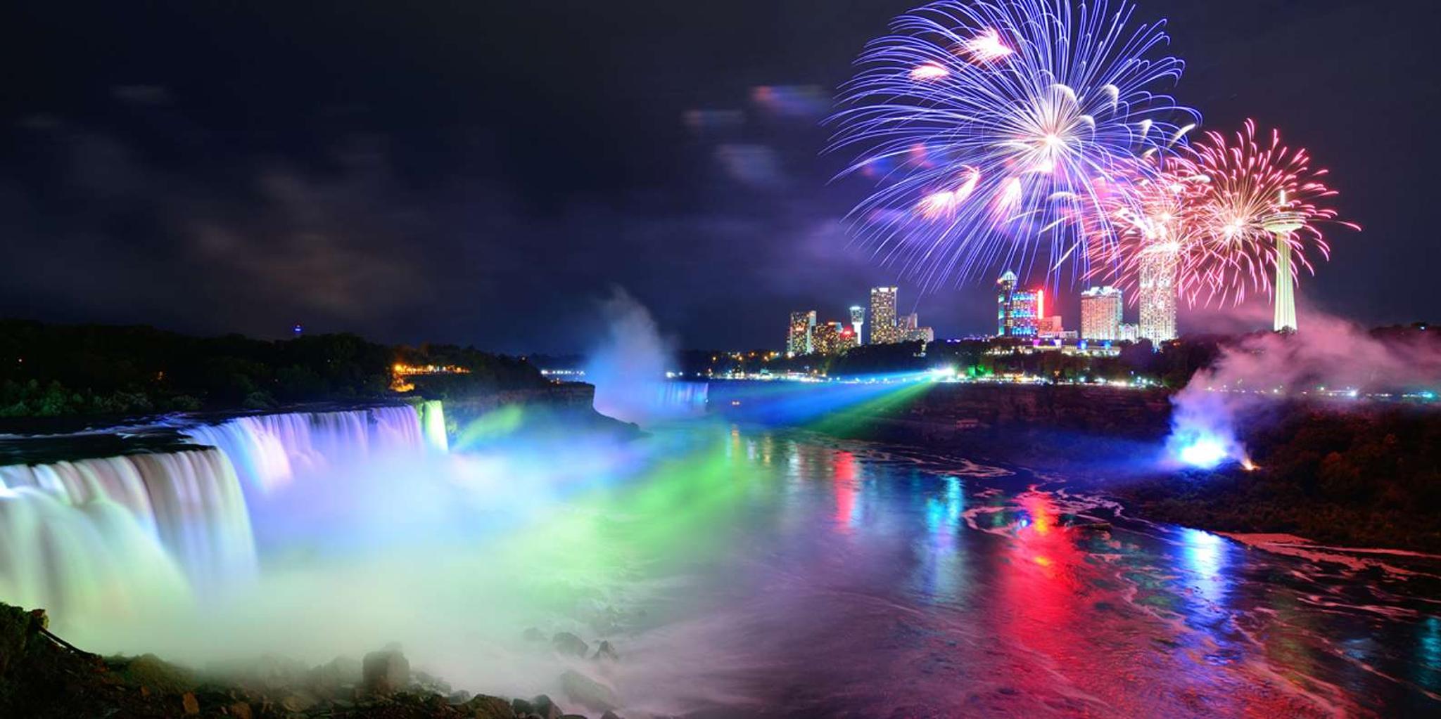 Niagara Falls Day/Night Tour with Light Show & Boat