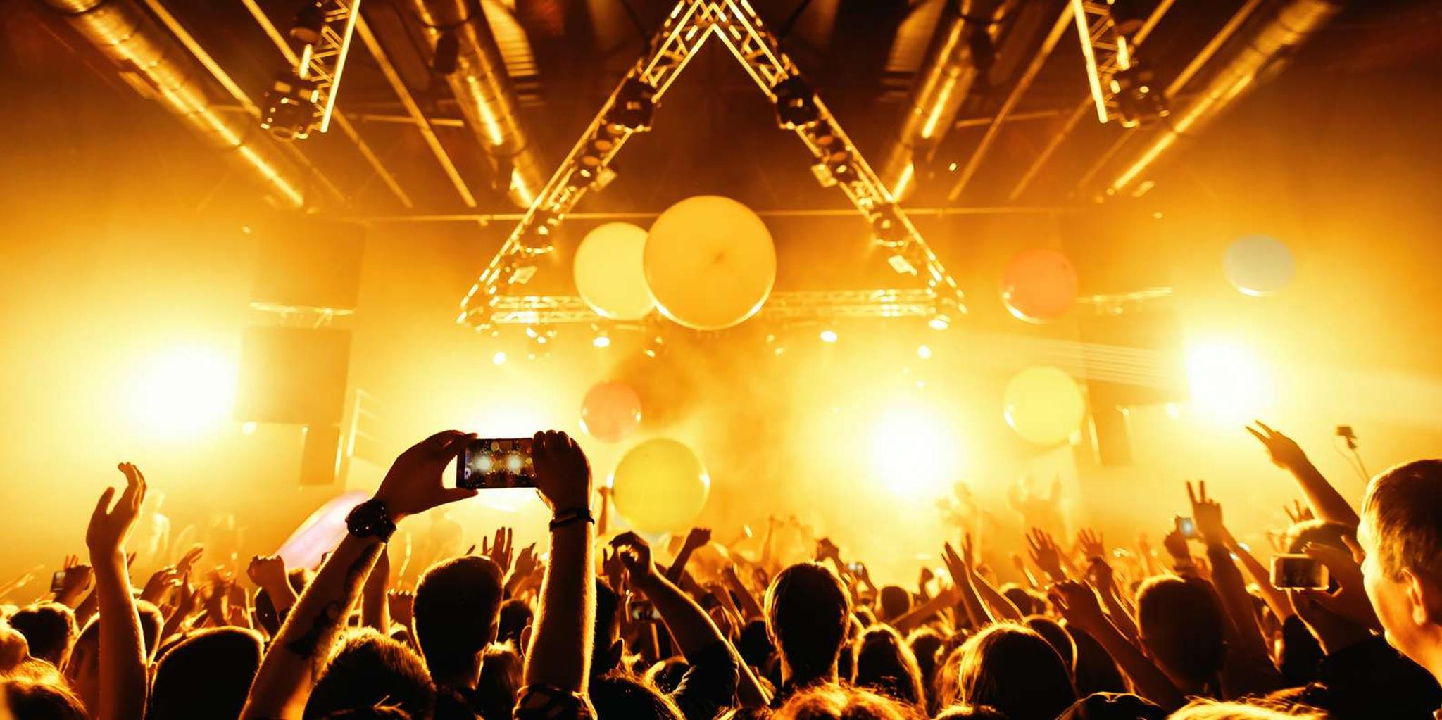 Las Vegas Party Bus Nightclub Crawl - Image 2