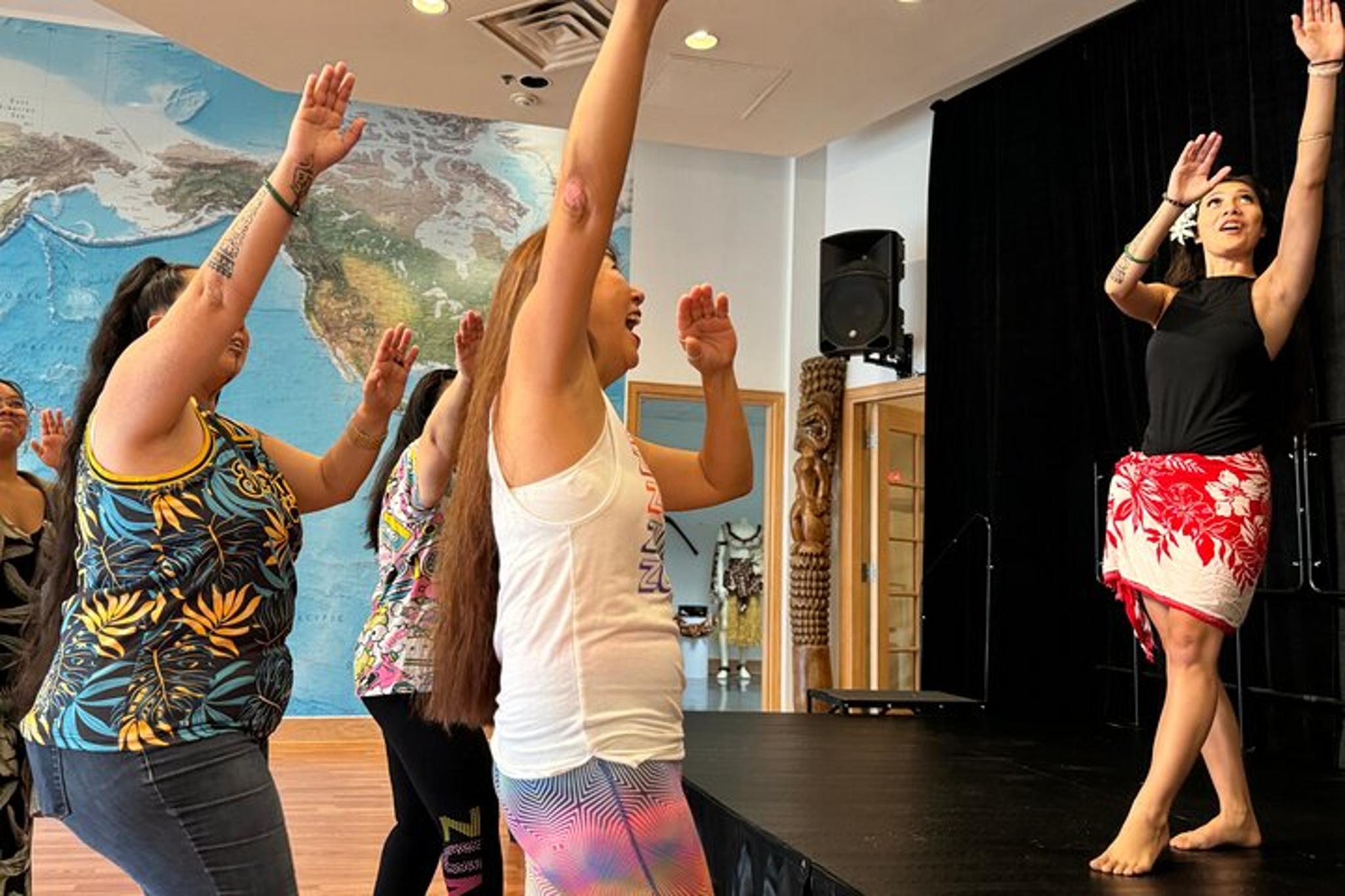 Maui Hula Dance Class for Beginners - Image 5