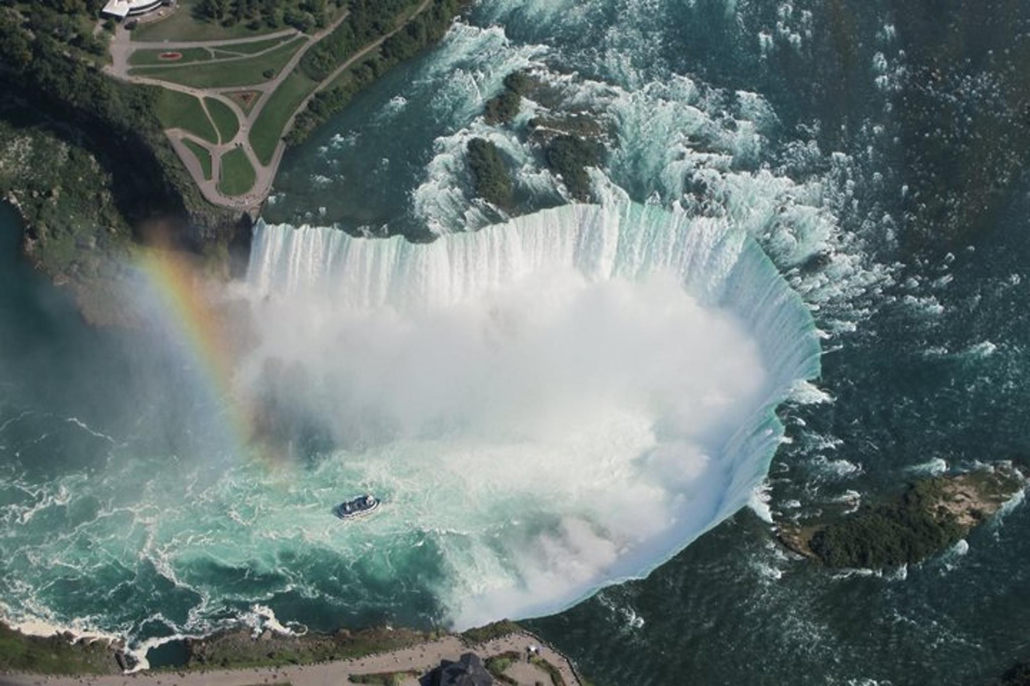 New York City Niagara Falls Day Trip by Air