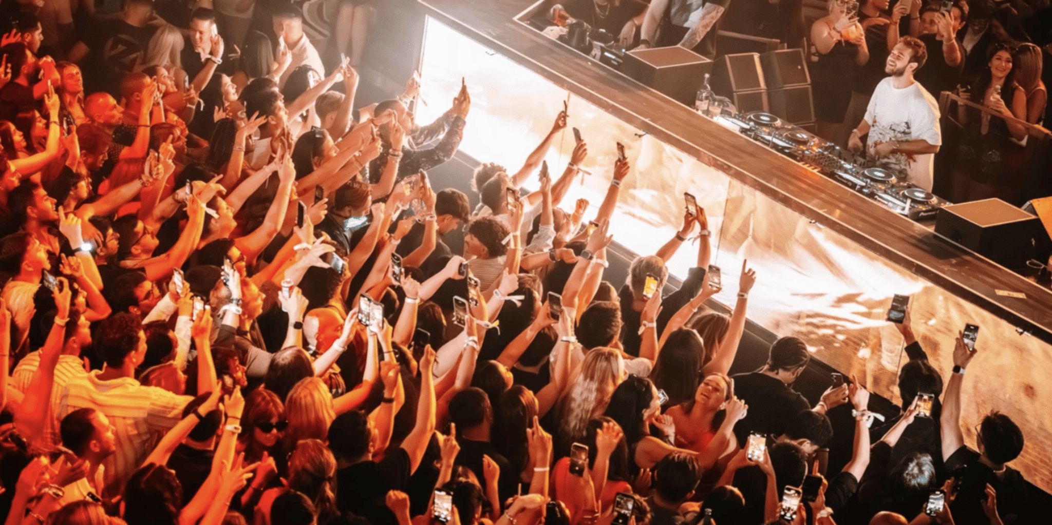 Las Vegas Club Crawl with Party Bus - Image 2