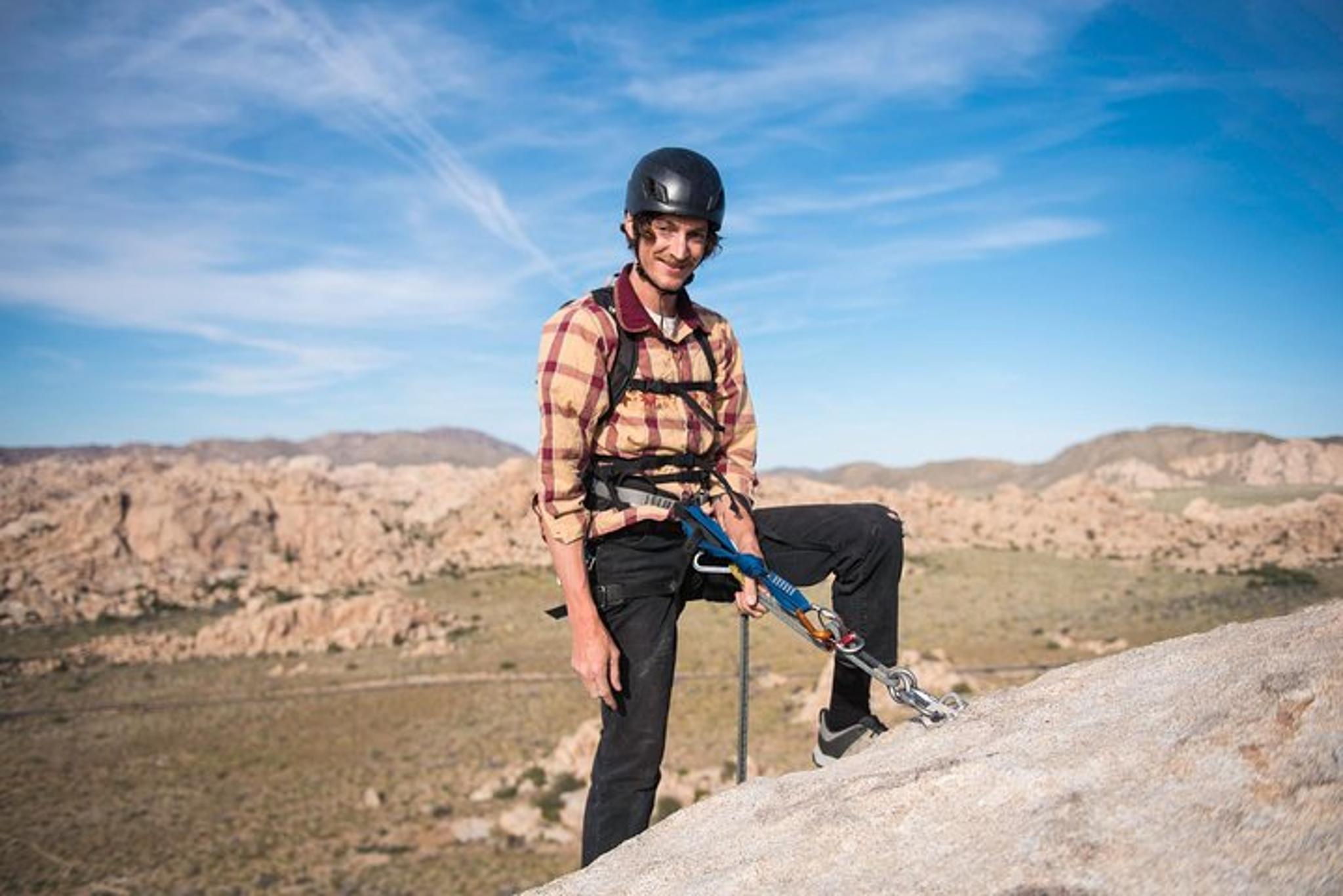Joshua Tree Rappelling Adventure - Image 4