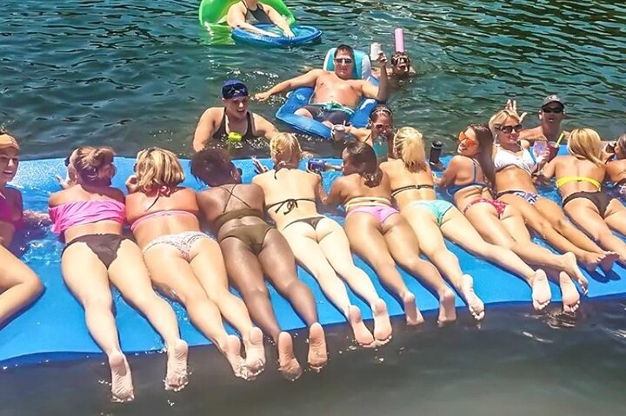 Miami Day Party Boat with Water Toys - Image 4