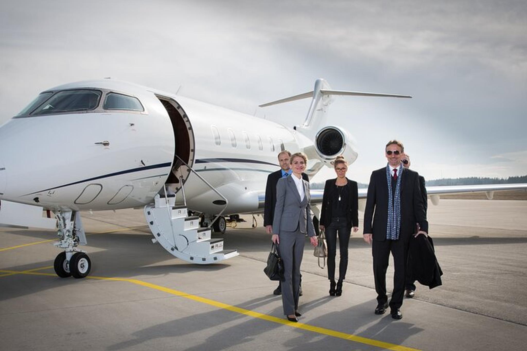 Lorton Private Airport Transfer - Image 1