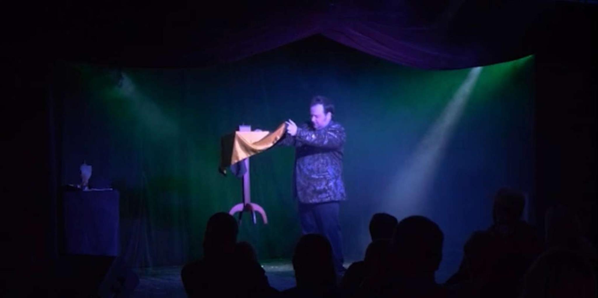 Pigeon Forge Magic Show with Steven Best 1.5 hr - Image 5