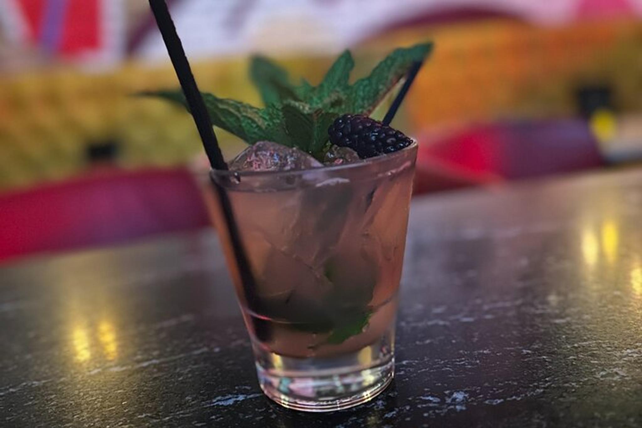 Minneapolis Bar Tour with Tastings - Image 3