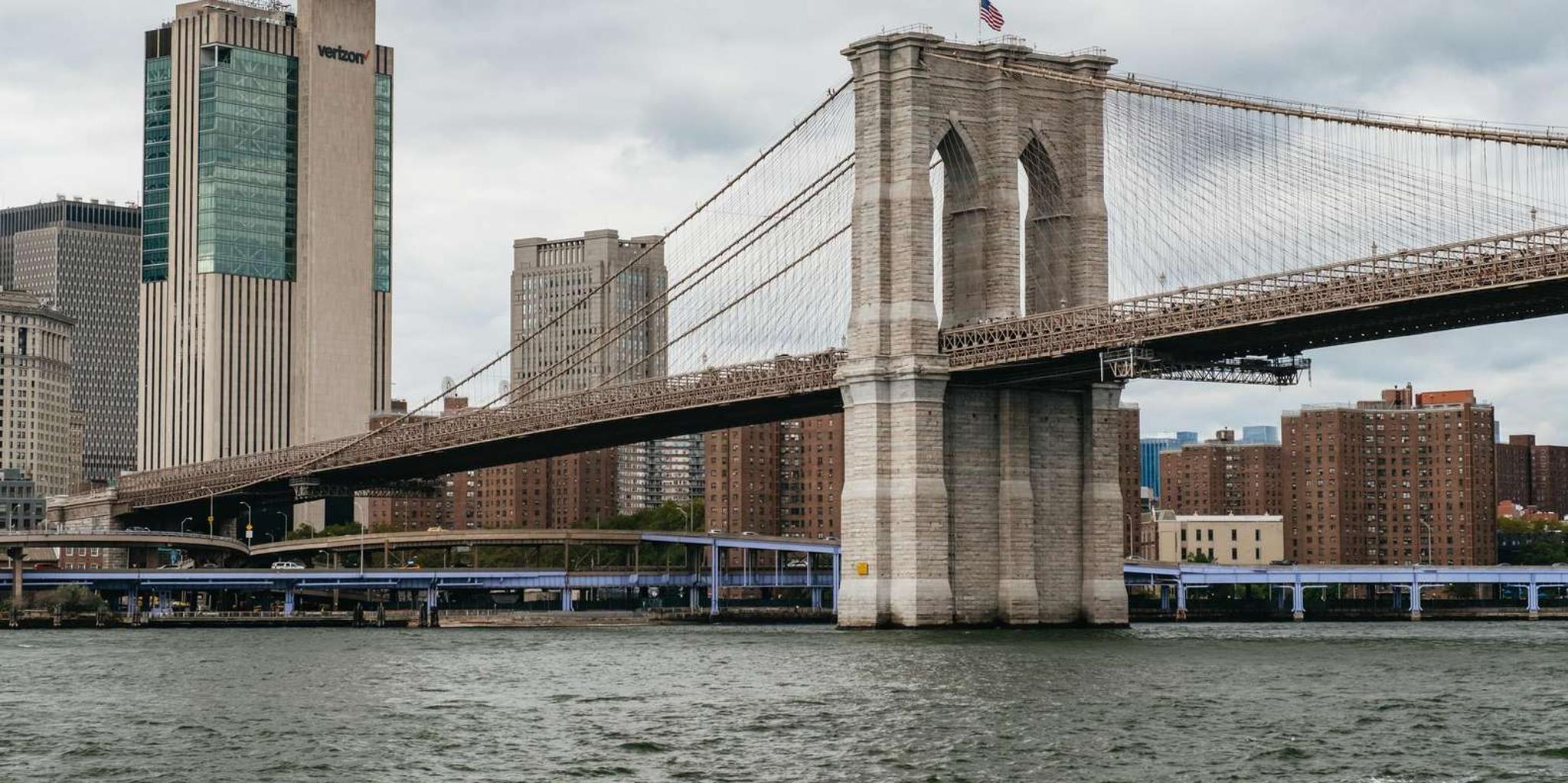 New York City Architecture Yacht Cruise - Image 3