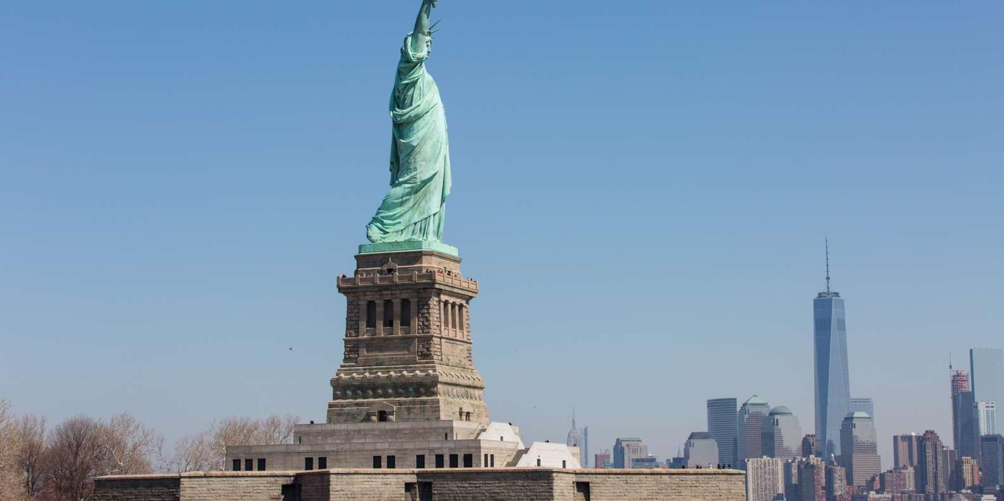 New York Statue of Liberty and Ellis Island Tour - Image 5